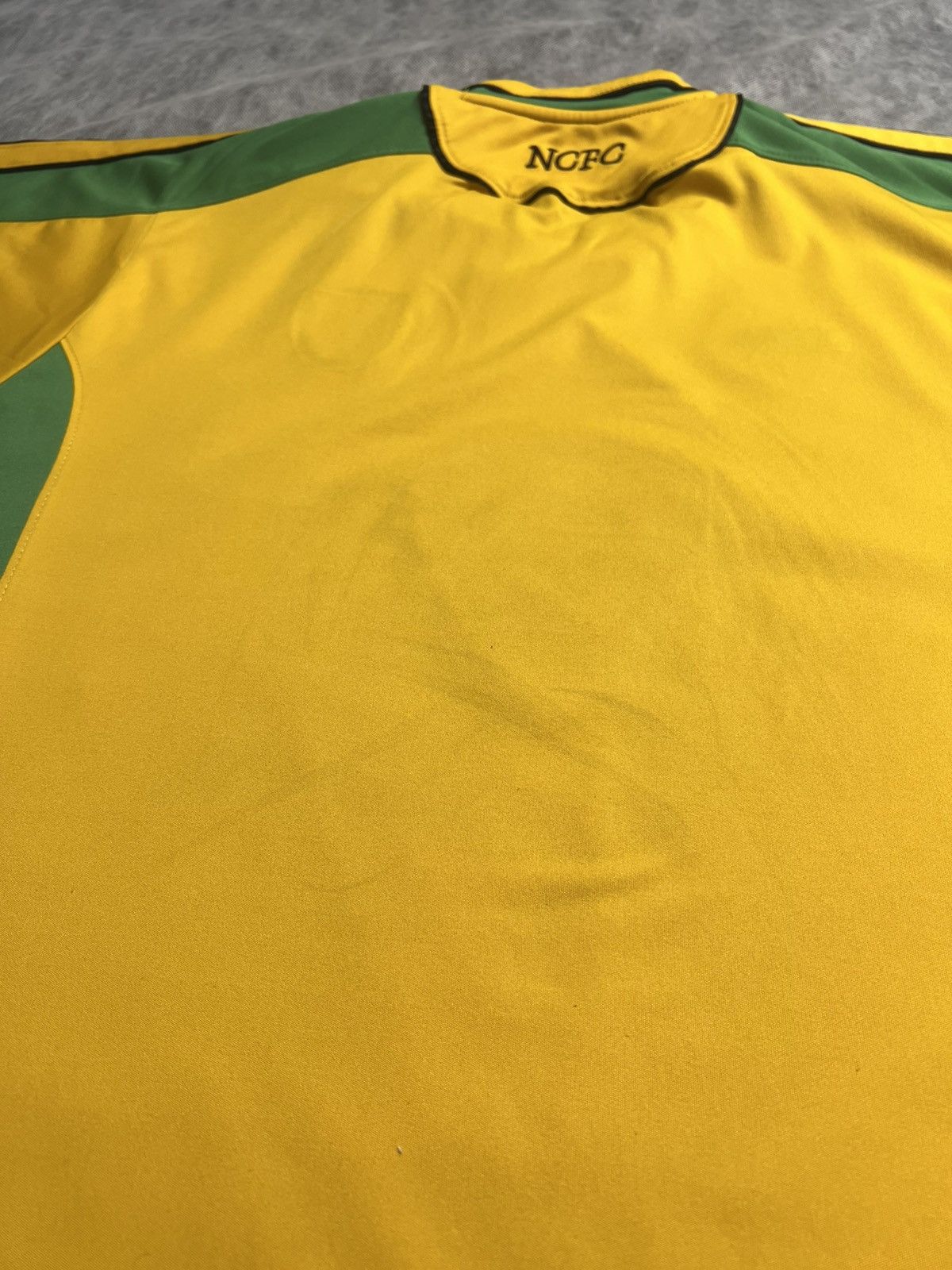 Other Norwich City Home Football Shirt 2003/05 Adults L Xara Size US L / EU 52-54 / 3 - 13 Thumbnail