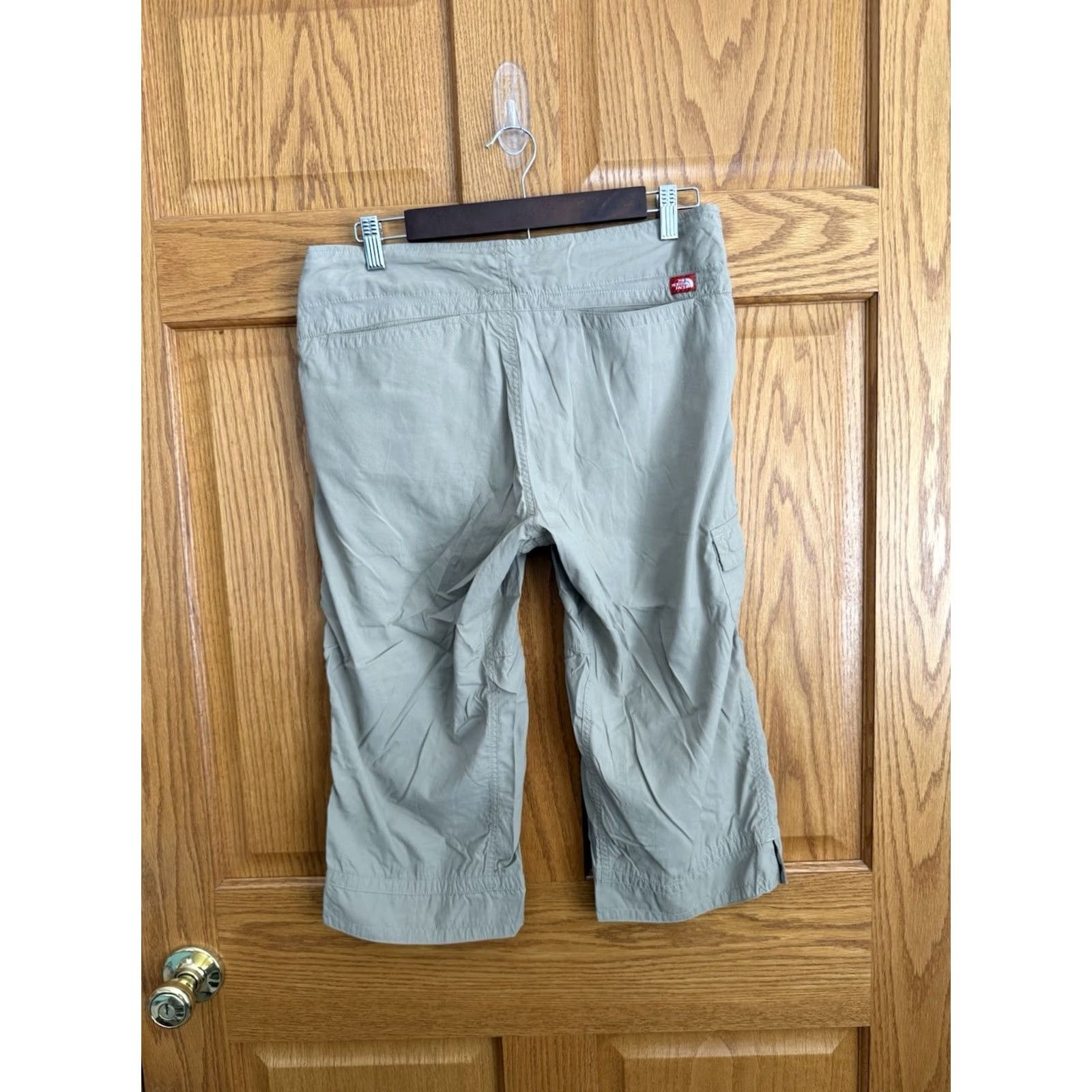 The North Face The North Face Women's Khaki Capri Pants Size 8 Nylon Outdoor Camp Walk Size 30" / US 8 / IT 44 - 3 Thumbnail