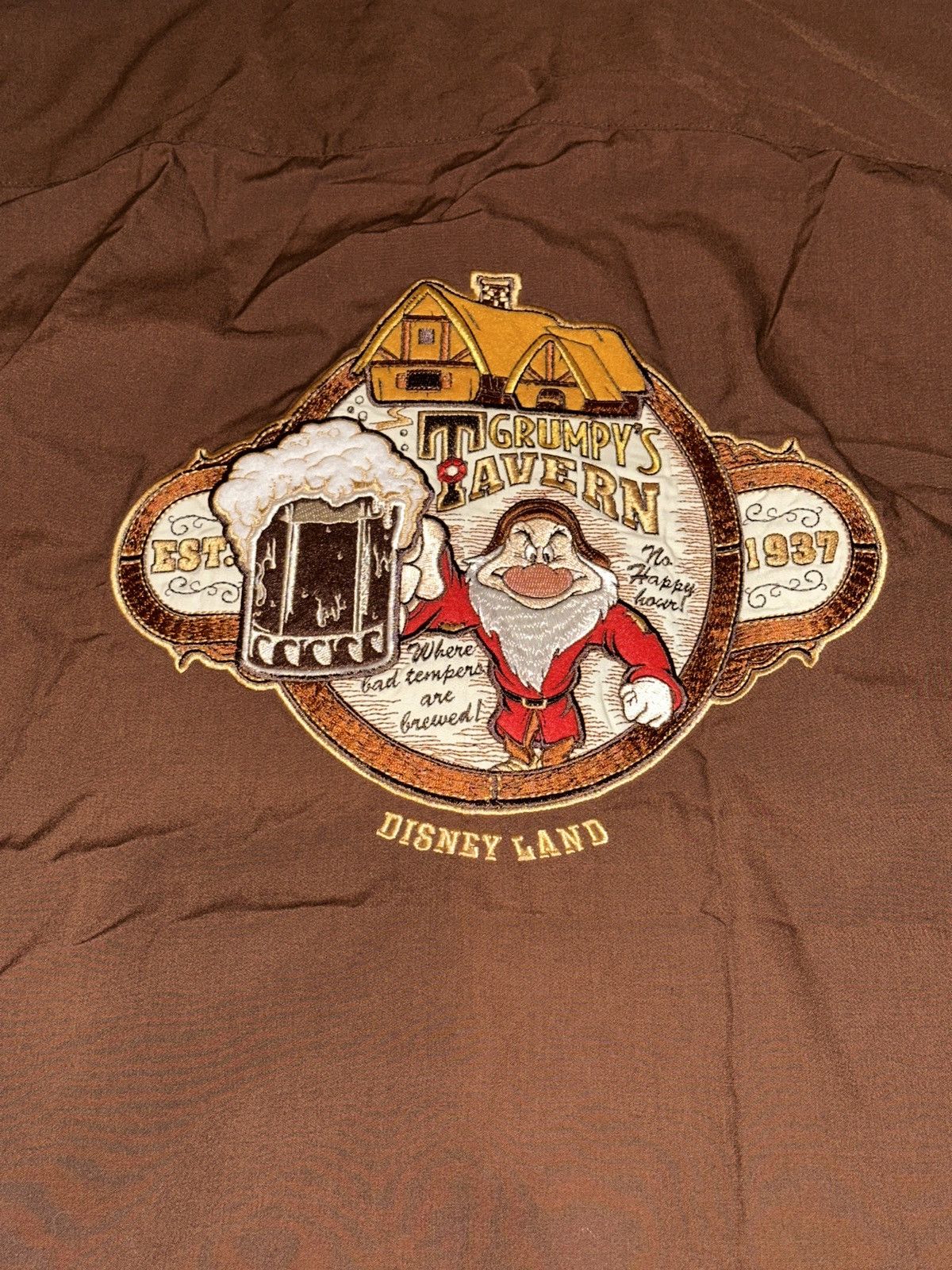 Cartoon Network × Disney × Vintage Vtg DISNEY World Grumpy’s Tavern Embroidered Button Down Size US M / EU 48-50 / 2 - 2 Thumbnail