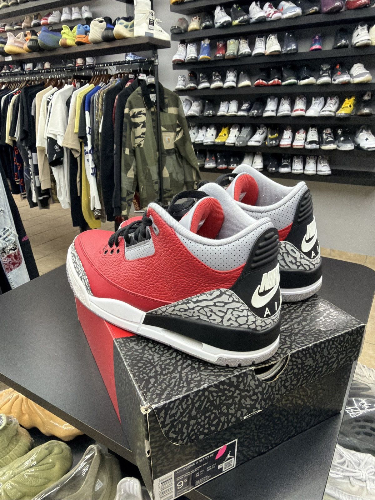 Jordan Brand Air Jordan 3 Retro SE Fire Red Mens Size 9.5 Super Clean Size US 9.5 / EU 42-43 - 12 Thumbnail