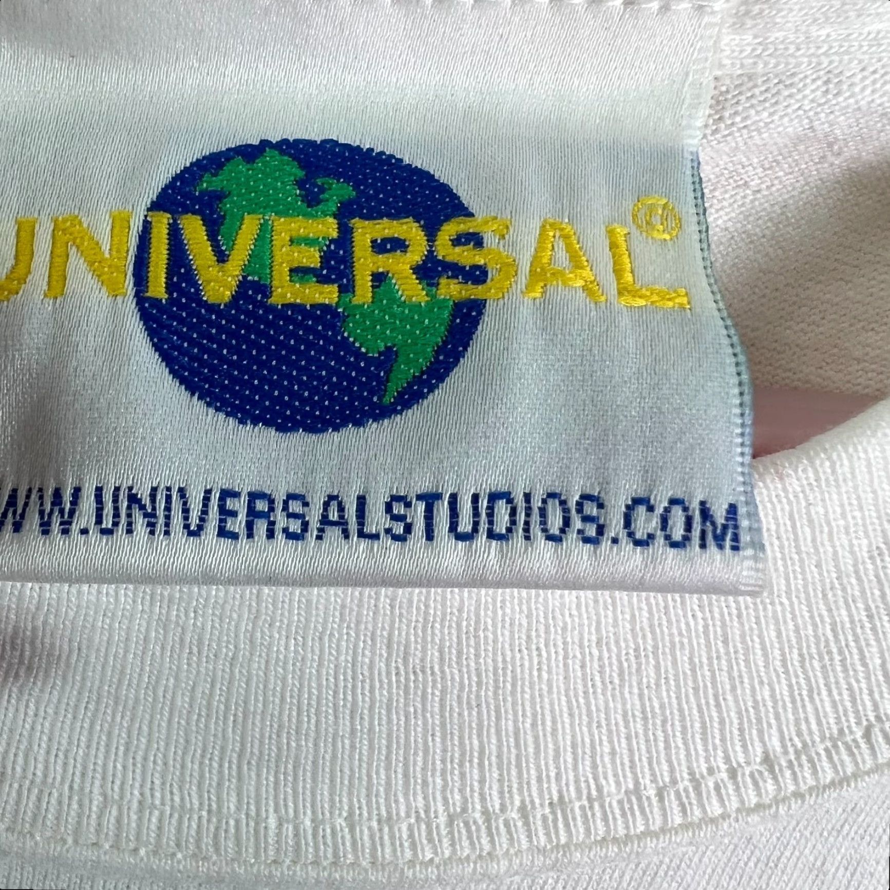 Vintage VINTAGE Universal Studios Florida Mardi Gras 2001 T-Shirt Adult XL Cotton Graphic Print Jester Crew Neck Summer Holiday 2000s Men Size US XL / EU 56 / 4 - 4 Thumbnail