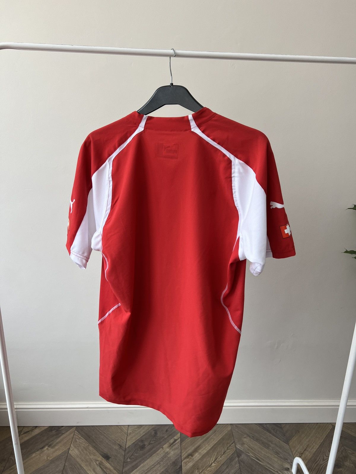 Puma × Vintage Vintage Switzerland Puma 2004 Vintage Home Football Jersey Size US L / EU 52-54 / 3 - 11 Thumbnail
