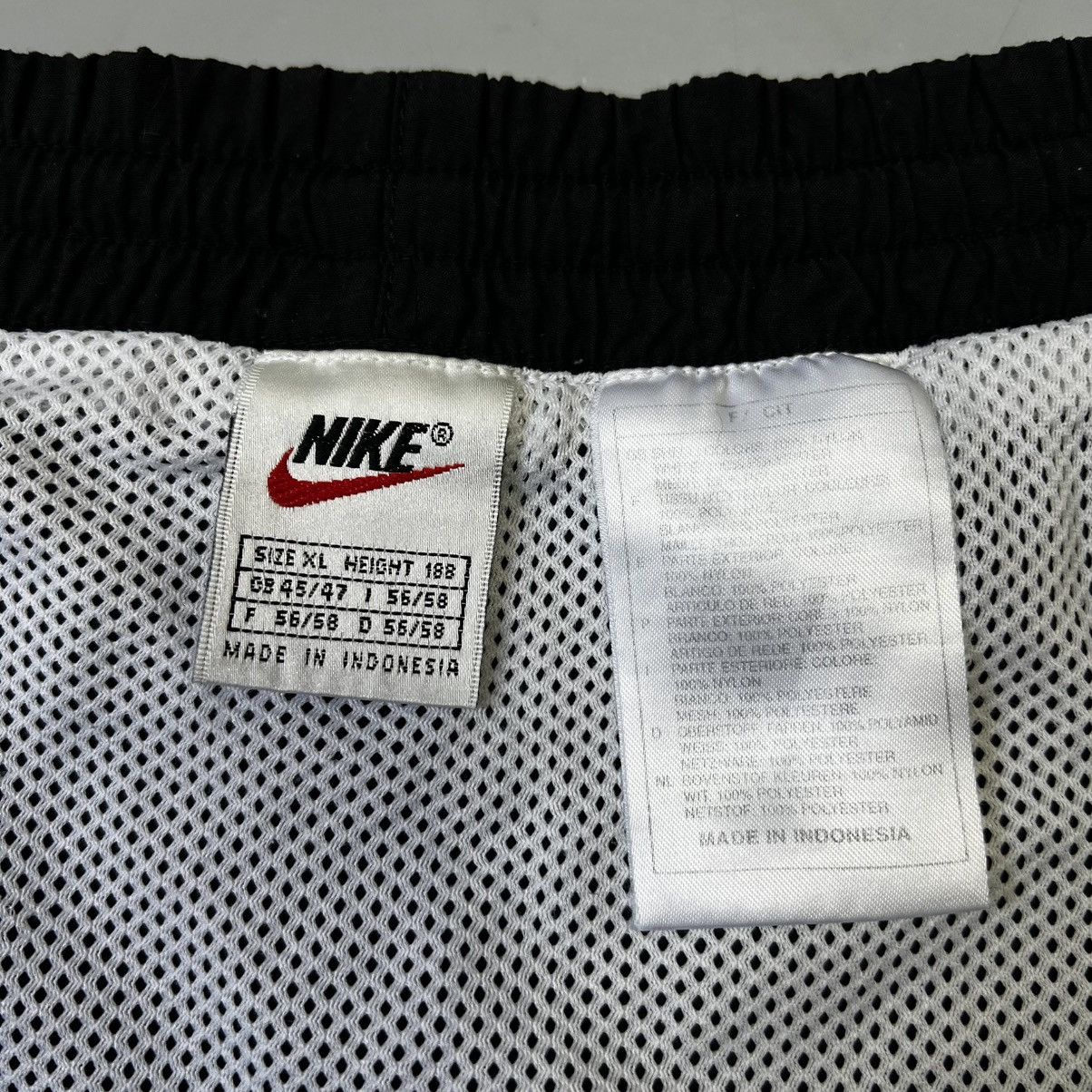 Nike Vintage Nike Shorts big logo y2k size XL swoosh Size US 36 / EU 52 - 7 Thumbnail