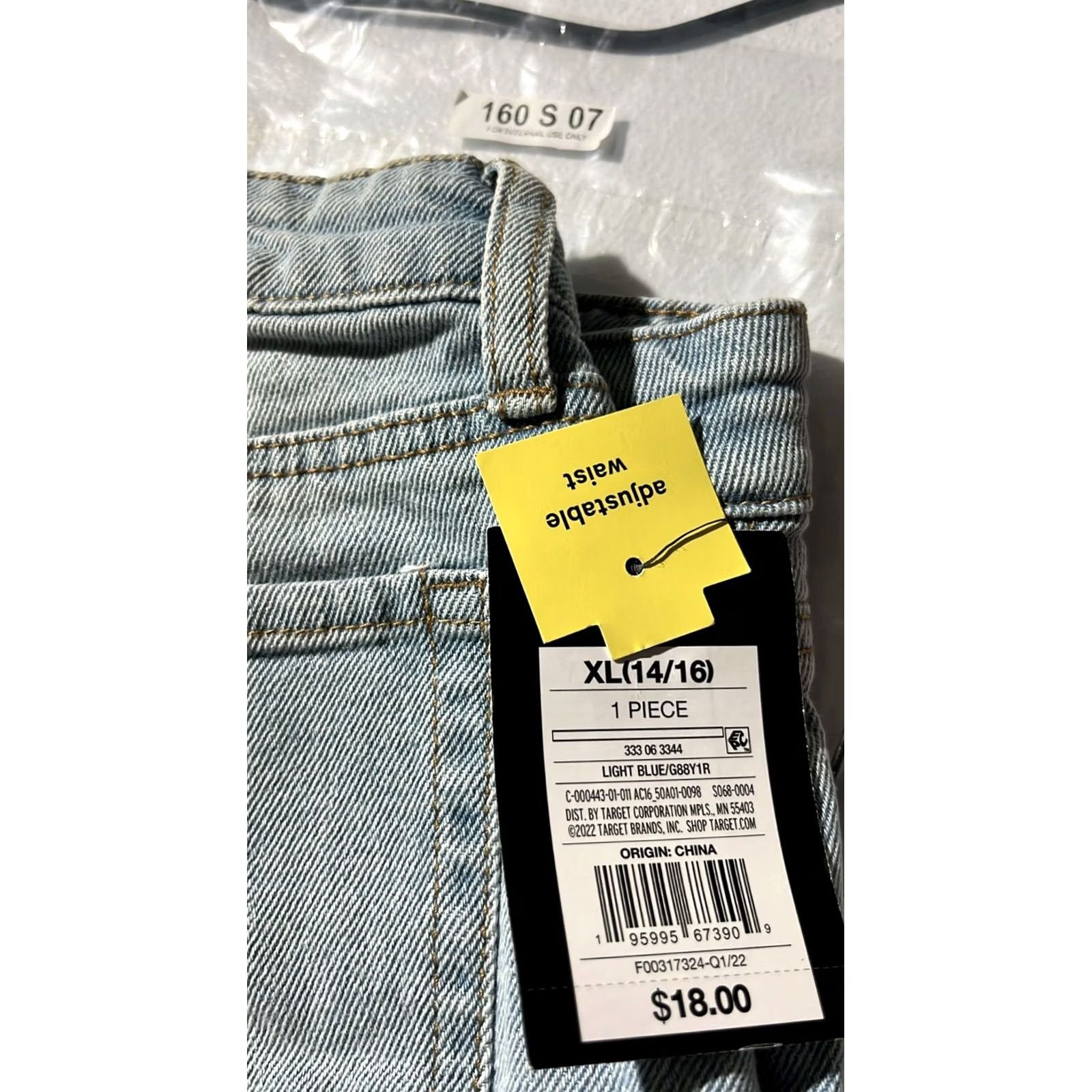Vintage Art Class Cropped Women's Jeans Shorts light blue XL 14-16 Denim 5-Pocket Relaxed Mid Rise Casual Spring Summer Blue denim shorts (Women) Size 40" / US 18 - 6 Thumbnail