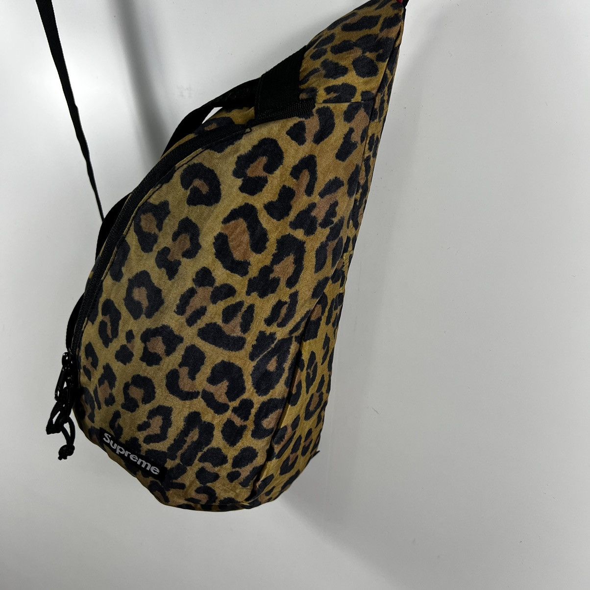 Other × Streetwear × Supreme 🔥 SUPREME Sling Bag Leopard