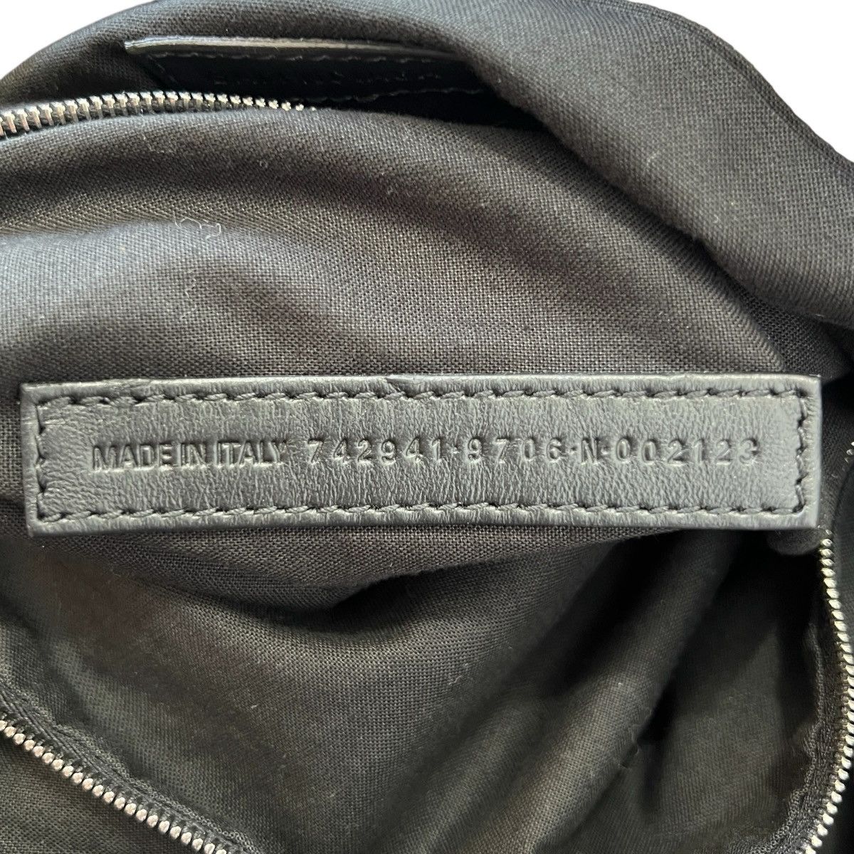 Balenciaga BALENCIAGA Crush Small Chain Shoulder Bag Metallic Silver Size ONE SIZE - 10 Thumbnail