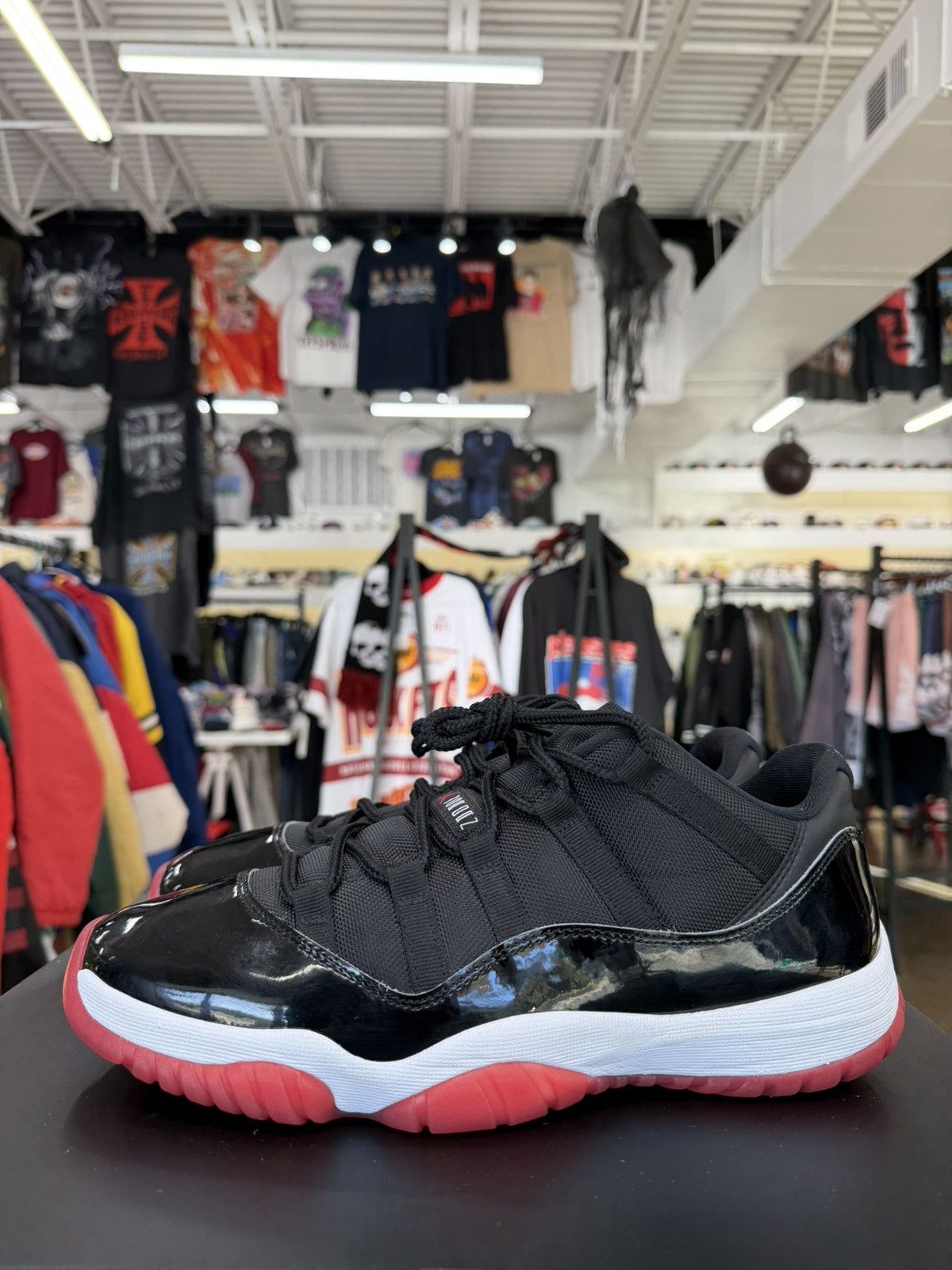 Jordan Brand Air Jordan 11 Low Bred Size 11 (2025) Size US 11 / EU 44 - 7 Thumbnail