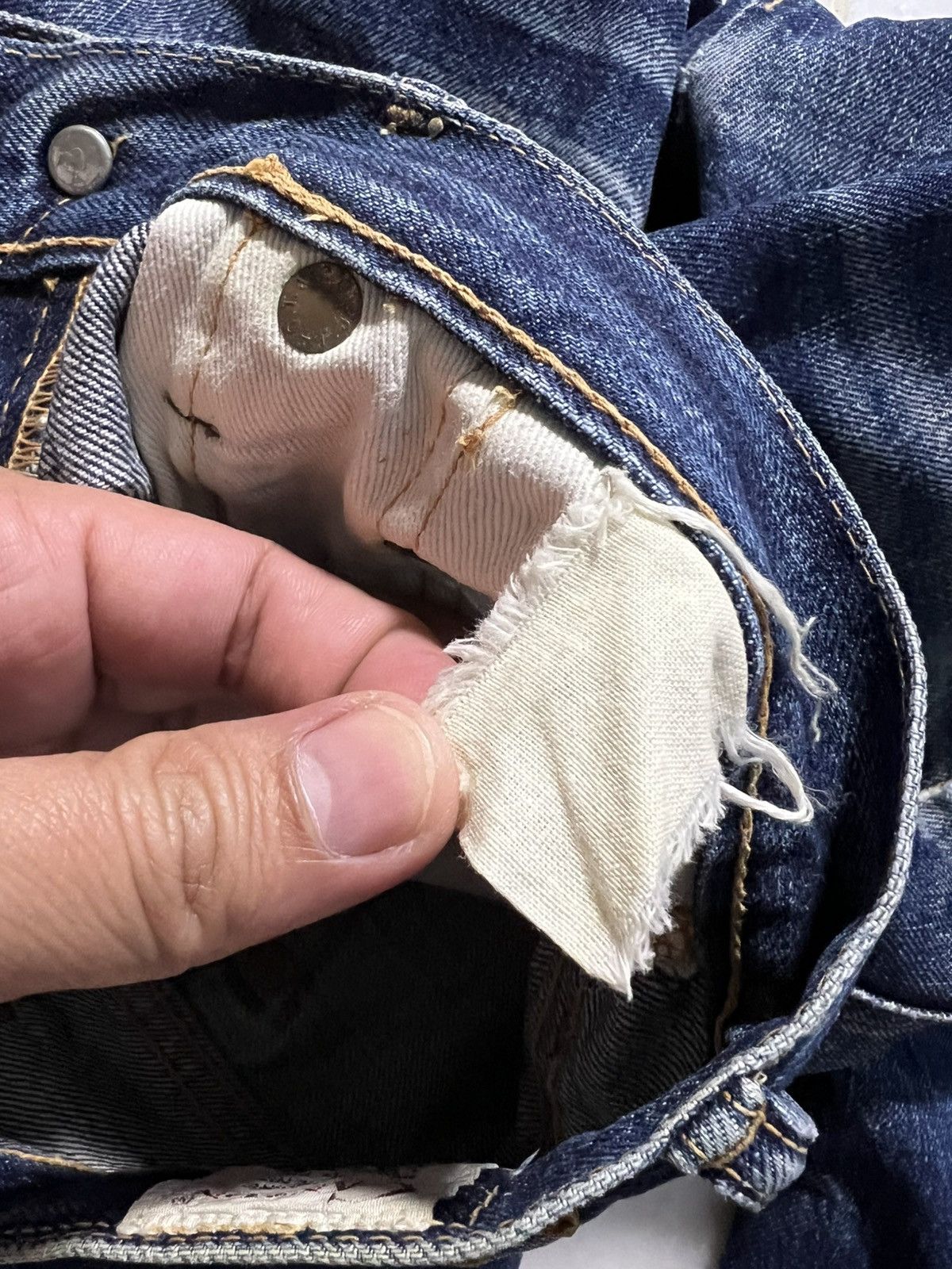 If Six Was Nine × Japanese Brand × Le Grande Bleu (L.G.B.) VINTAGE 90’S CANTON SELVEDGE DISTRESSED JEANS Size US 26 / EU 42 - 22 Thumbnail