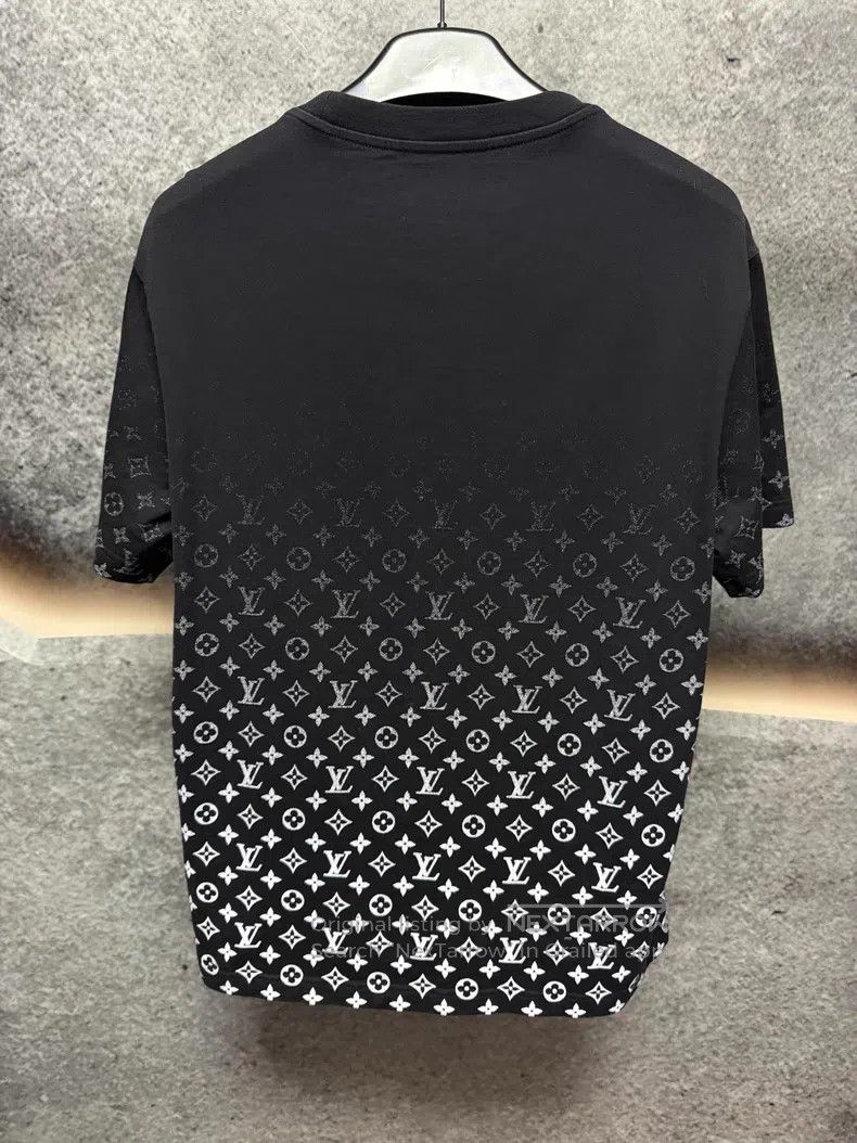 Louis Vuitton Louis Vuitton Full print gradient short sleeves Size US L / EU 52-54 / 3 - 2 Thumbnail