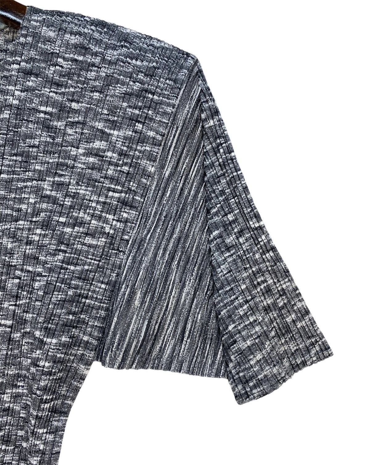 Issey Miyake Issey Miyake Pleats Please Iconic Design Size ONE SIZE - 2 Thumbnail