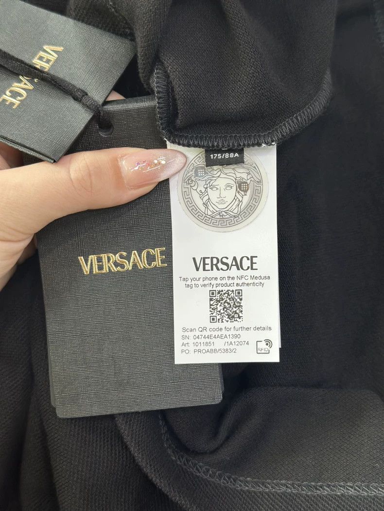 Versace Versace Men's Crew Neck Black Casual T-Shirt Short Sleeve Size US XL / EU 56 / 4 - 7 Thumbnail