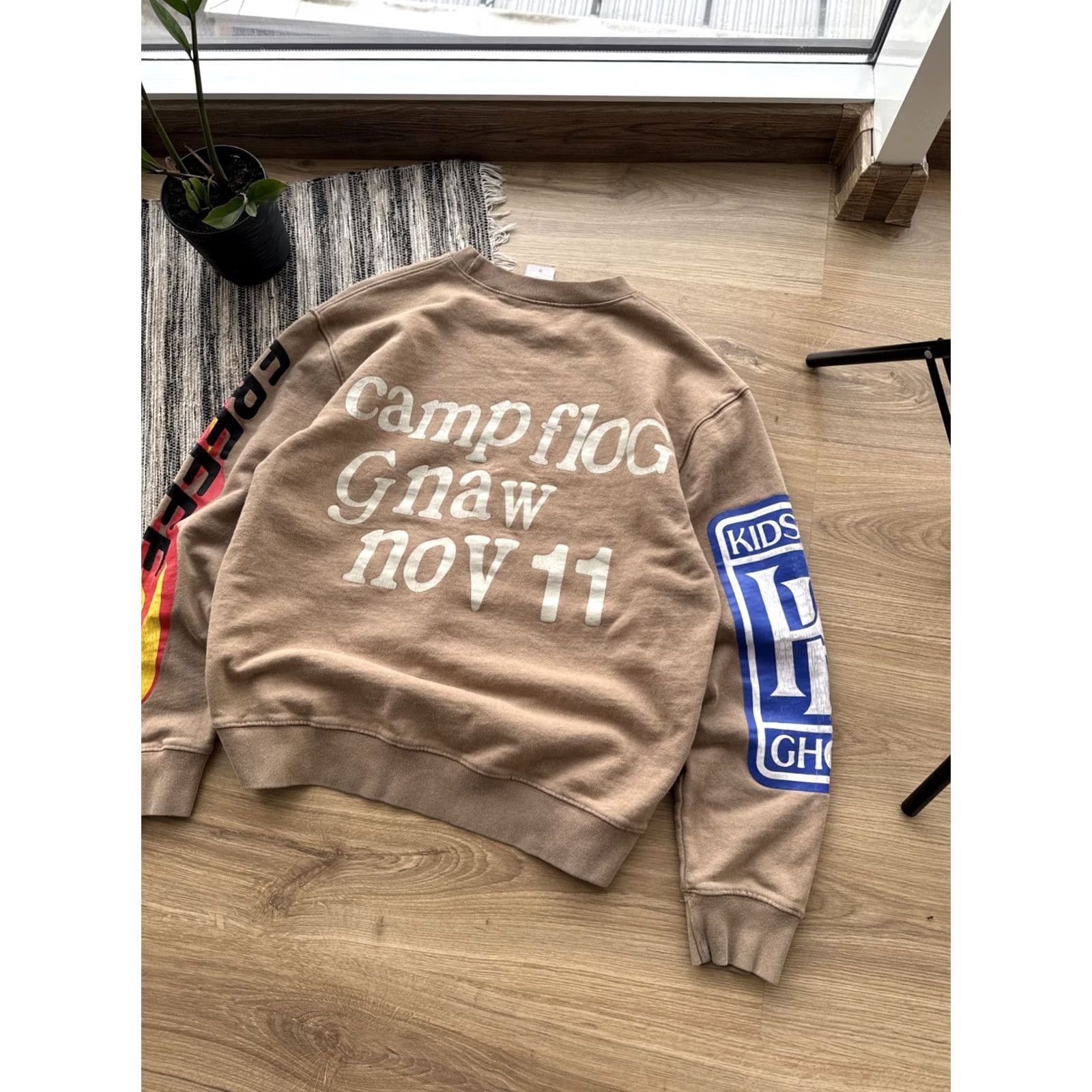 Vintage VINTAGE Lucky Me I See Ghosts Sweatshirt Kanye West Kid Cudi Men M Beige Logo Crew Neck Pullover 90s Hip Hop Streetwear Size US M / EU 48-50 / 2 - 7 Thumbnail