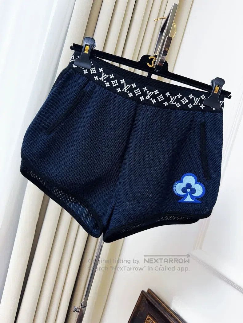 Louis Vuitton Louis Vuitton size xs Playing card shorts Size 23" - 1 Thumbnail