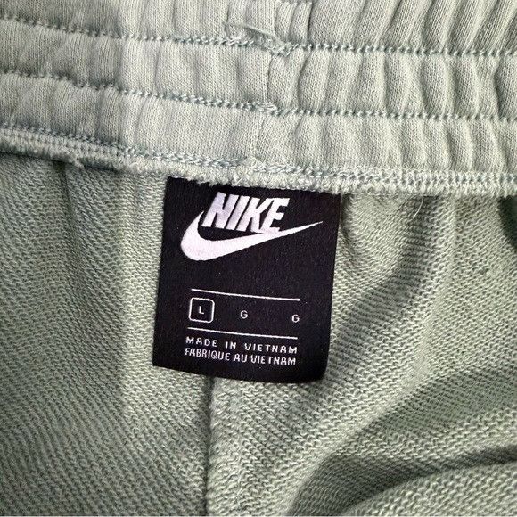 Nike Nike Sage Green Athletic Shorts Sz Large L Size 30" / US 8 / IT 44 - 5 Thumbnail