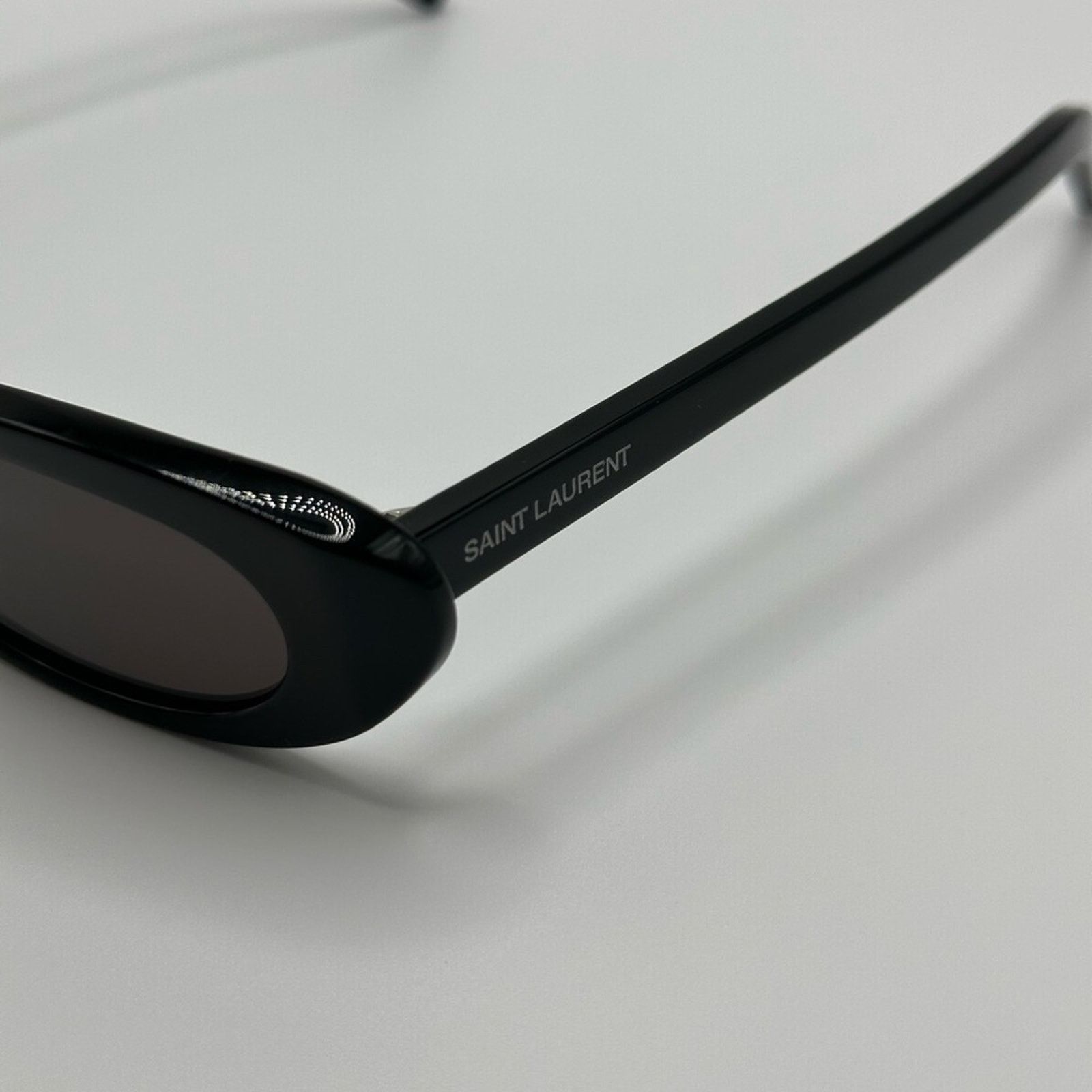 Yves Saint Laurent BRAND NEW SAINT LAURENT SUNGLASSES SL557 SHADE 001 Black Size ONE SIZE - 4 Thumbnail