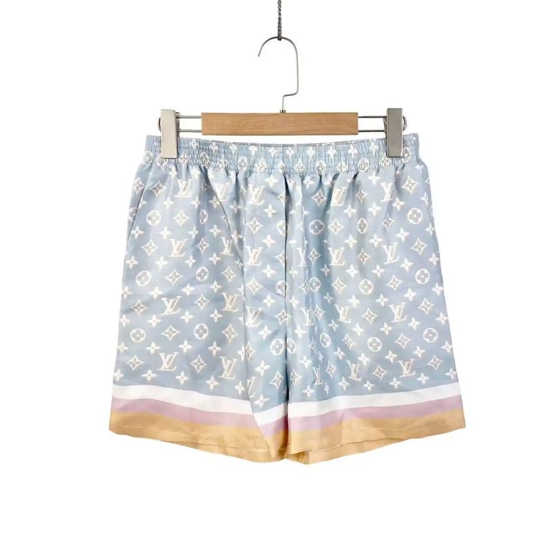 Louis Vuitton Louis Vuitton Multi-Color Silk Shorts for Women 0089 Size 24" / US 00 / IT 34 - 1 Thumbnail