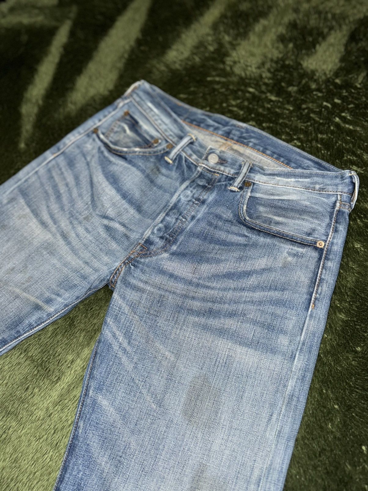 Levi's [W32/L32] 00s Levis 501 leather label washed denim pants Size US 32 / EU 48 - 2 Thumbnail