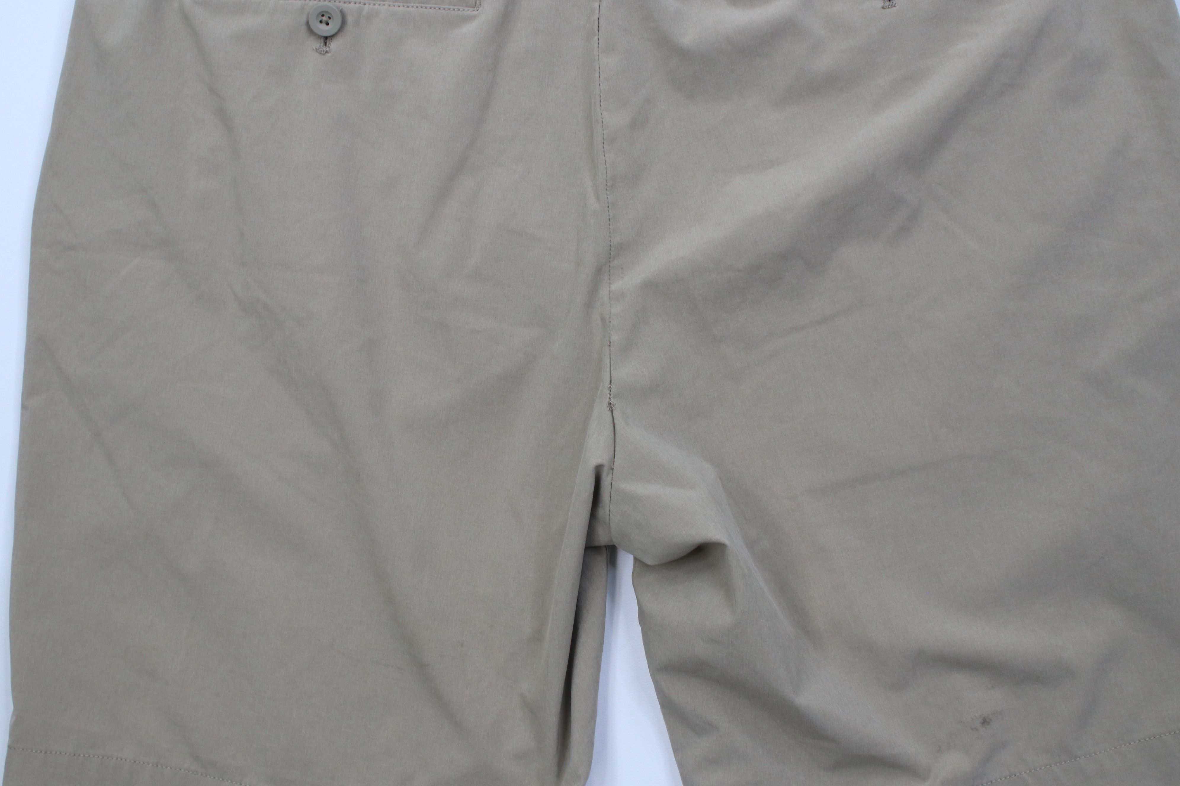 Vineyard Vines Vineyard Vines Tech Knit Breaker Golf Chino Shorts Beige Size US 35 - 10 Thumbnail