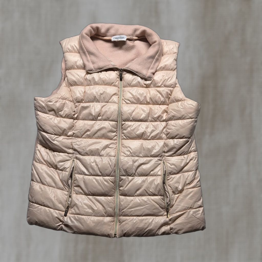 Calvin Klein VINTAGE? No — Calvin Klein Down Vest Jacket Pink XL Women’s Vest, Calv in Klein Down, Full Zip, Puffer, Outdoor, 90s? (Wait) Size XL / US 12-14 / IT 48-50 - 1 Thumbnail