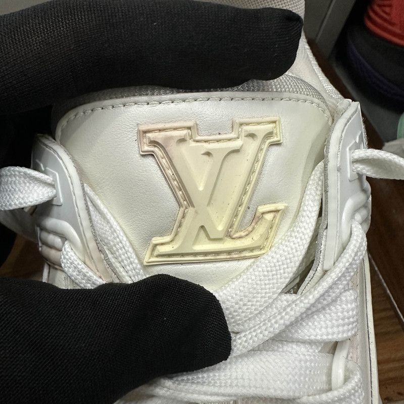 Louis Vuitton Louis Vuitton Trainer Sneaker in White Leather -2508 Size US 9.5 / EU 42-43 - 6 Thumbnail