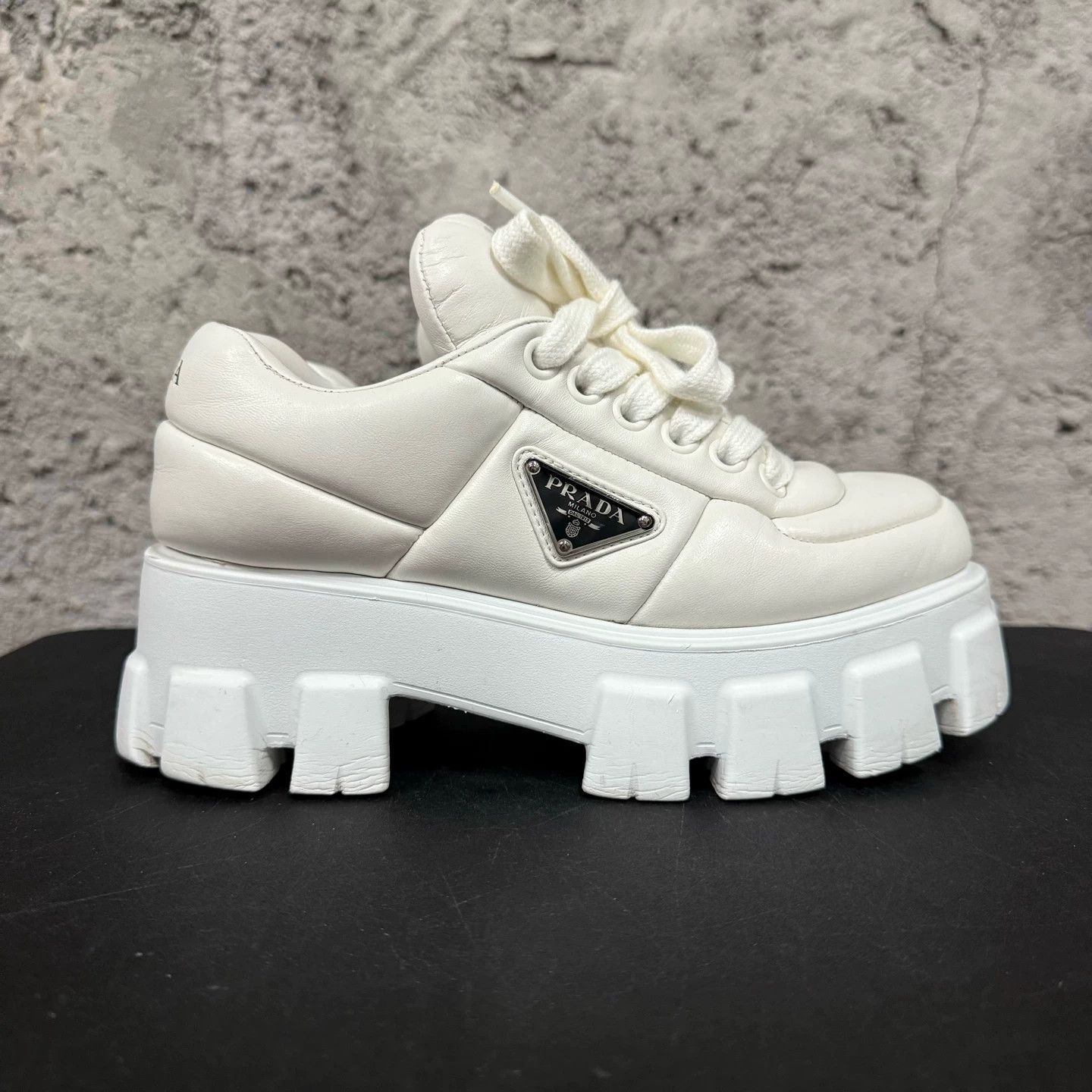 Prada Prada Triangle Logo Platform Sneakers 36 Used Size US 5.5 / IT 35.5 - 1 Thumbnail