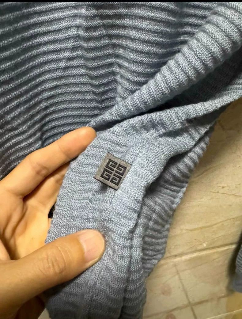 Givenchy Givenchy Wool Cashmere Blended Sweater Size S Size US S / EU 44-46 / 1 - 2 Thumbnail