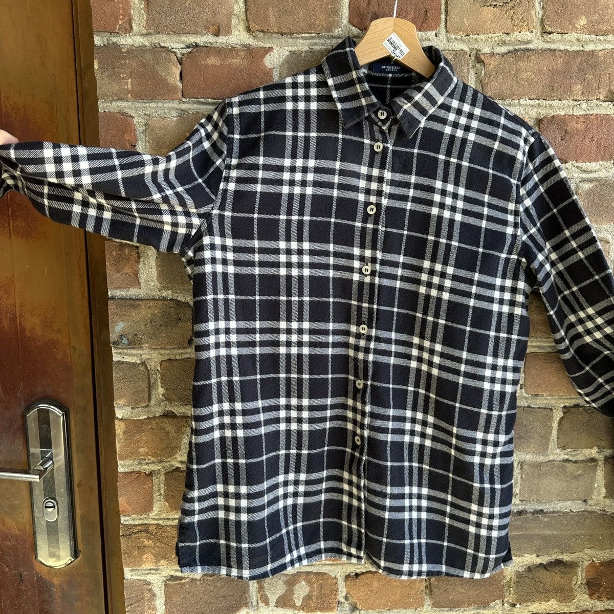 Burberry Vintage Burberry London Flannel Nova Check Shirt Button Up M Size M / US 6-8 / IT 42-44 - 12 Thumbnail