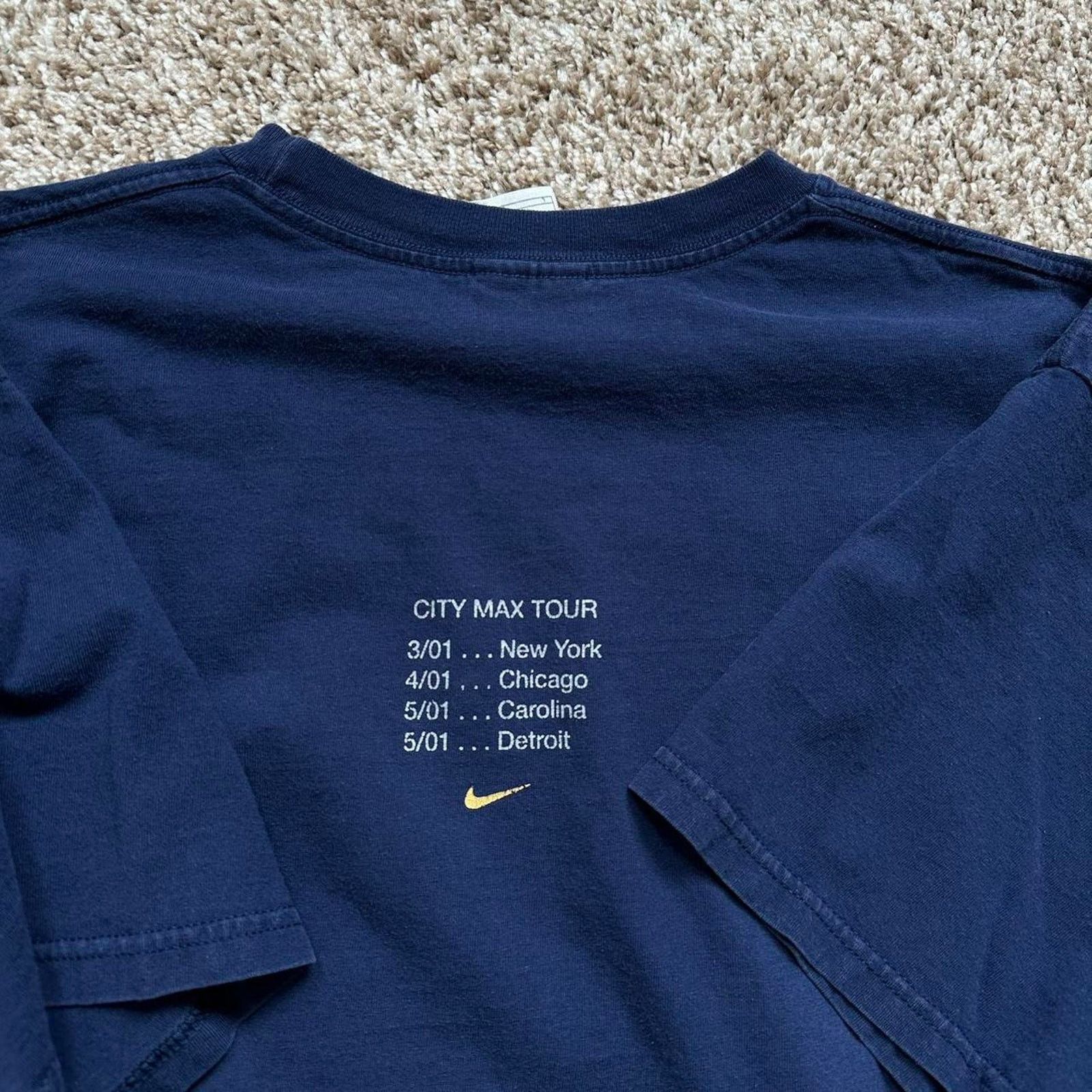 Nike × Vintage Vintage 2001 Nike City Max Tour Detroit Faded Graphic TShirt Size US L / EU 52-54 / 3 - 1 Thumbnail