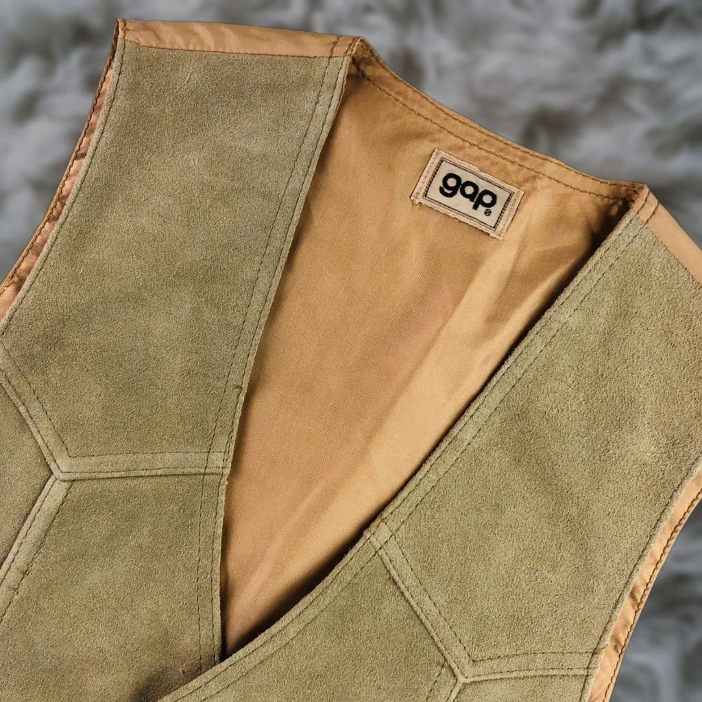 VINTAGE Gap Leather Vest 100% Suede 5-Button Tan Brown Men Small Mid-Length Adjustable Back Buckle Size S Mens Vest