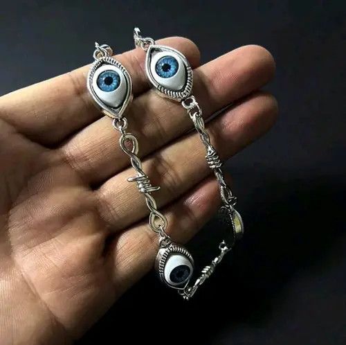 Japanese Brand Blue Eyes Necklace Allien Eyes Small Iron Wired Thorn Size ONE SIZE - 2 Thumbnail