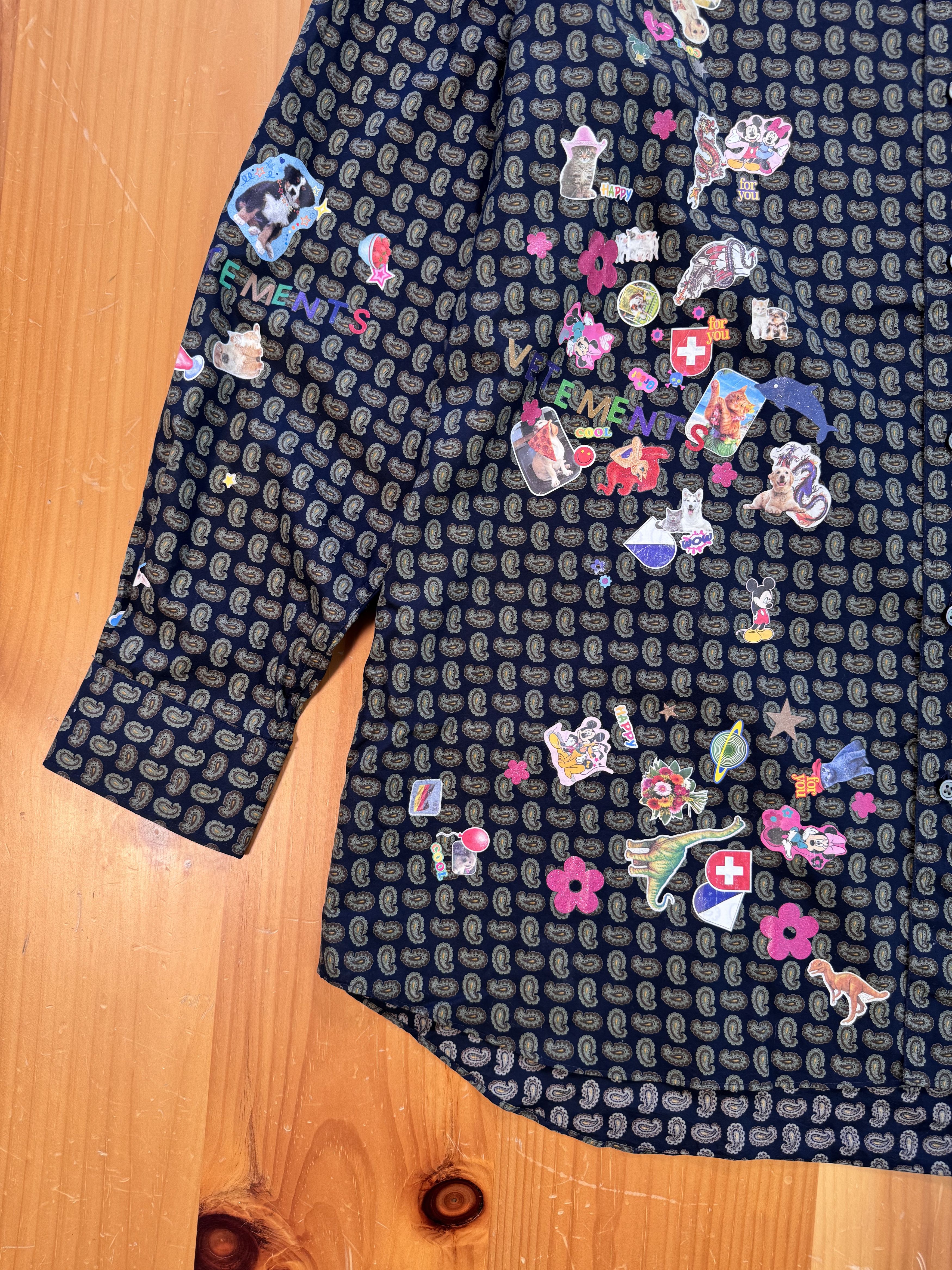 Vetements Vetements RUNWAY paisley & stickers print shirt Size US M / EU 48-50 / 2 - 2 Thumbnail