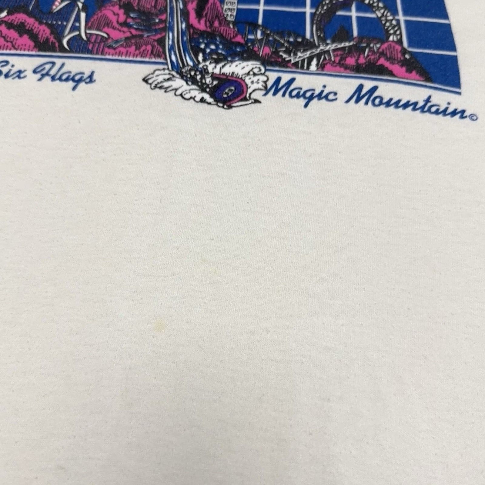Vintage Vintage 80s Six Flags Magic Mountain T Shirt Hood Long Sleev Size US S / EU 44-46 / 1 - 7 Thumbnail