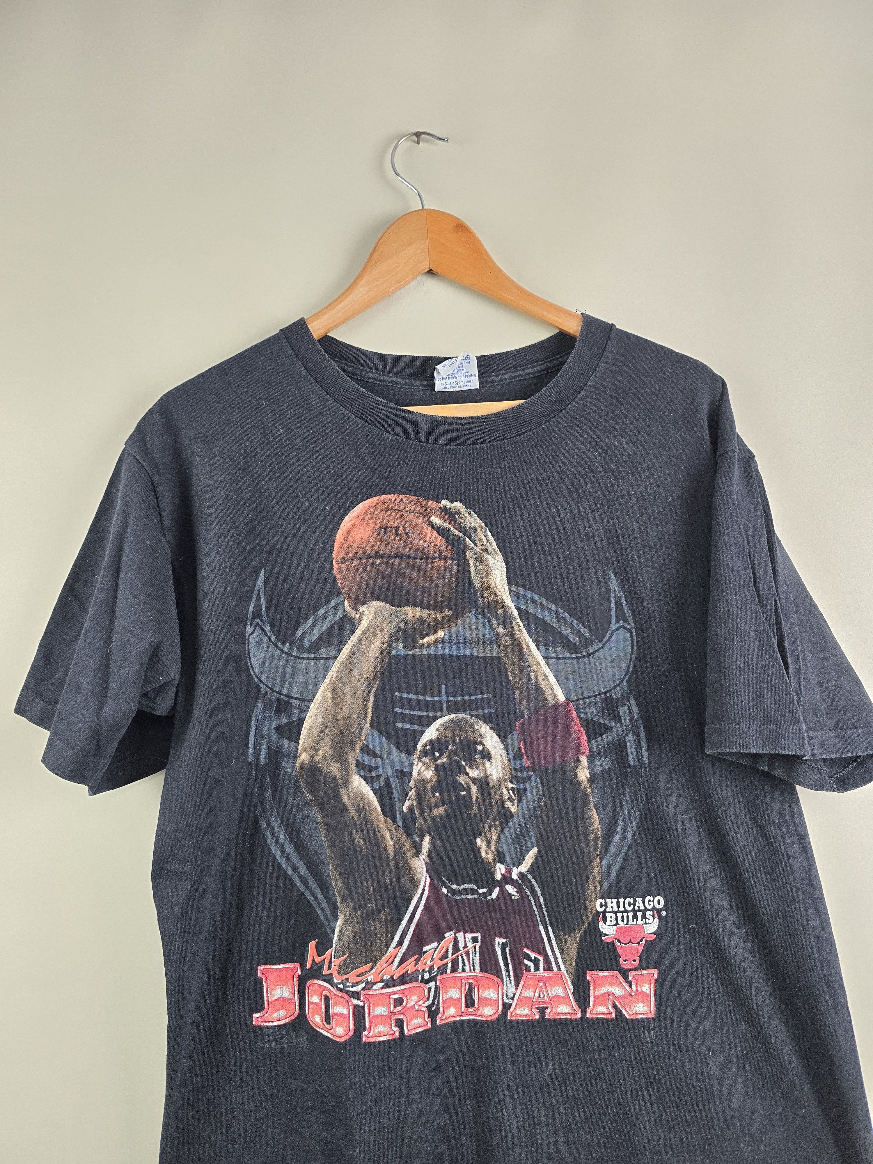 NBA × Salem Sportswear × Vintage 90s NBA Michael Jordan Chicago Bulls L 21.5" 28" Size US L / EU 52-54 / 3 - 2 Thumbnail