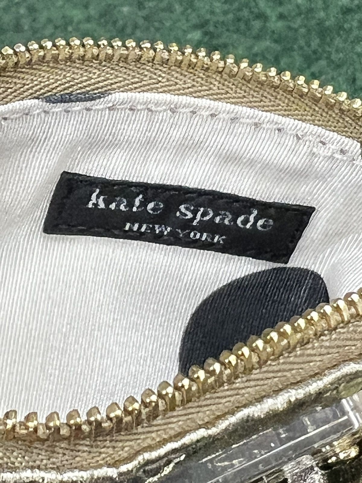 Japanese Brand Kate Spade Embossed Mini Pouch Size ONE SIZE - 6 Thumbnail