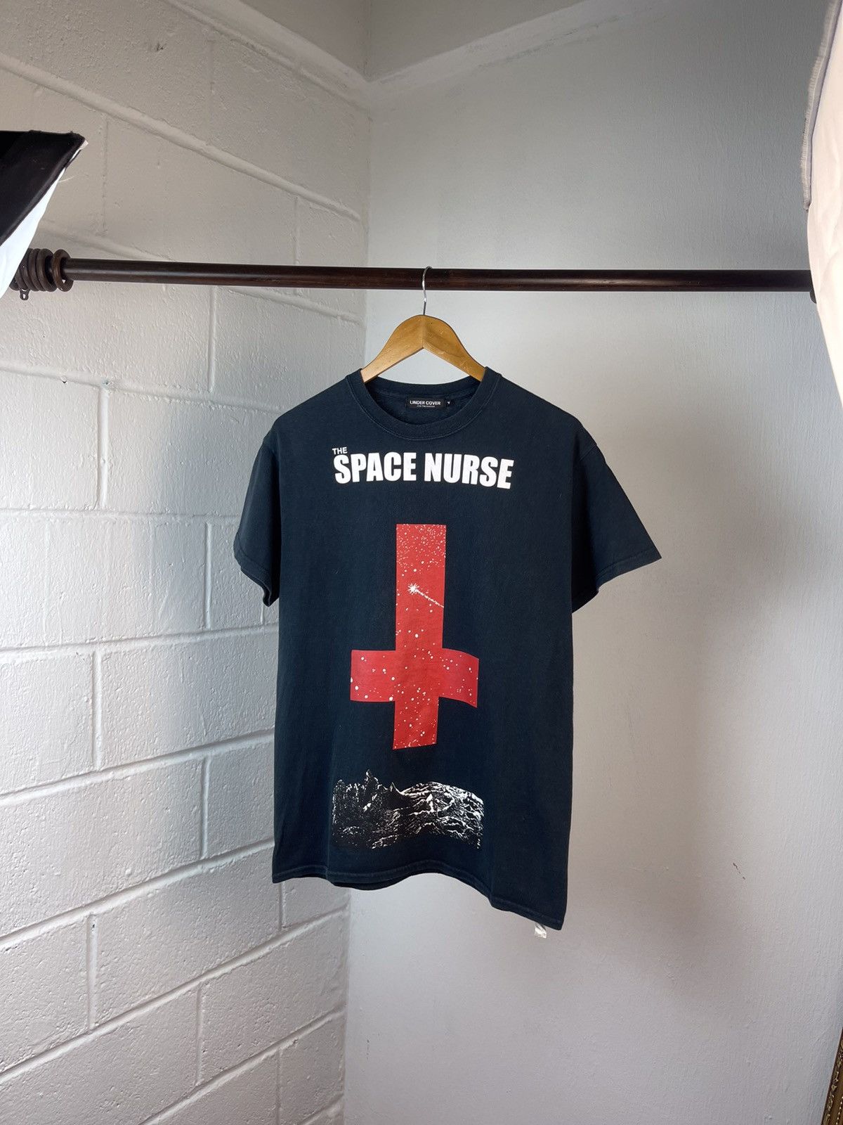 Jun Takahashi × Undercover Undercover ‘The Space Nurse’ Red Cross Tee Size US M / EU 48-50 / 2 - 3 Thumbnail
