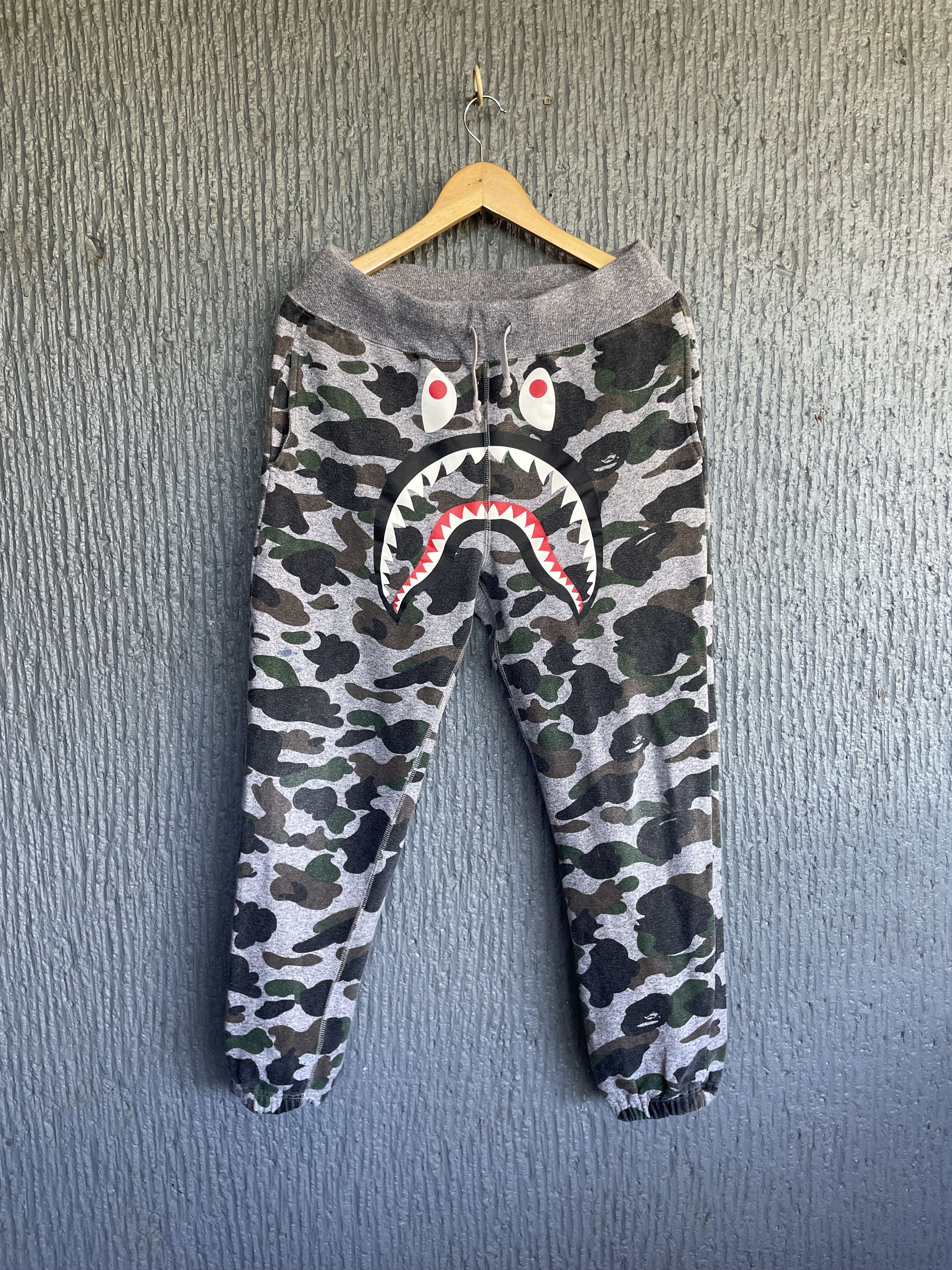 Bape Bape Shark Heather Camo Sweat Pants Size US 31 - 1 Thumbnail