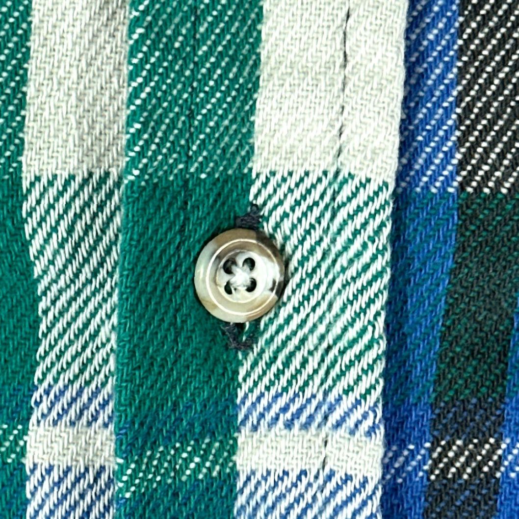 Van Heusen VINTAGE Van Heusen Shirt Adult LARGE Blue Flannel Plaid 90s 417 Sportswear Long Sleeve Button-Up Chest 23 Comfortable Casual Mens Size US L / EU 52-54 / 3 - 5 Thumbnail