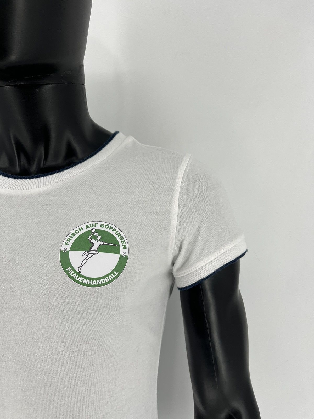 Mizuno Vintage Mizuno Frauen Handball Tshirt Sportswear Style Size US M / EU 48-50 / 2 - 9 Thumbnail