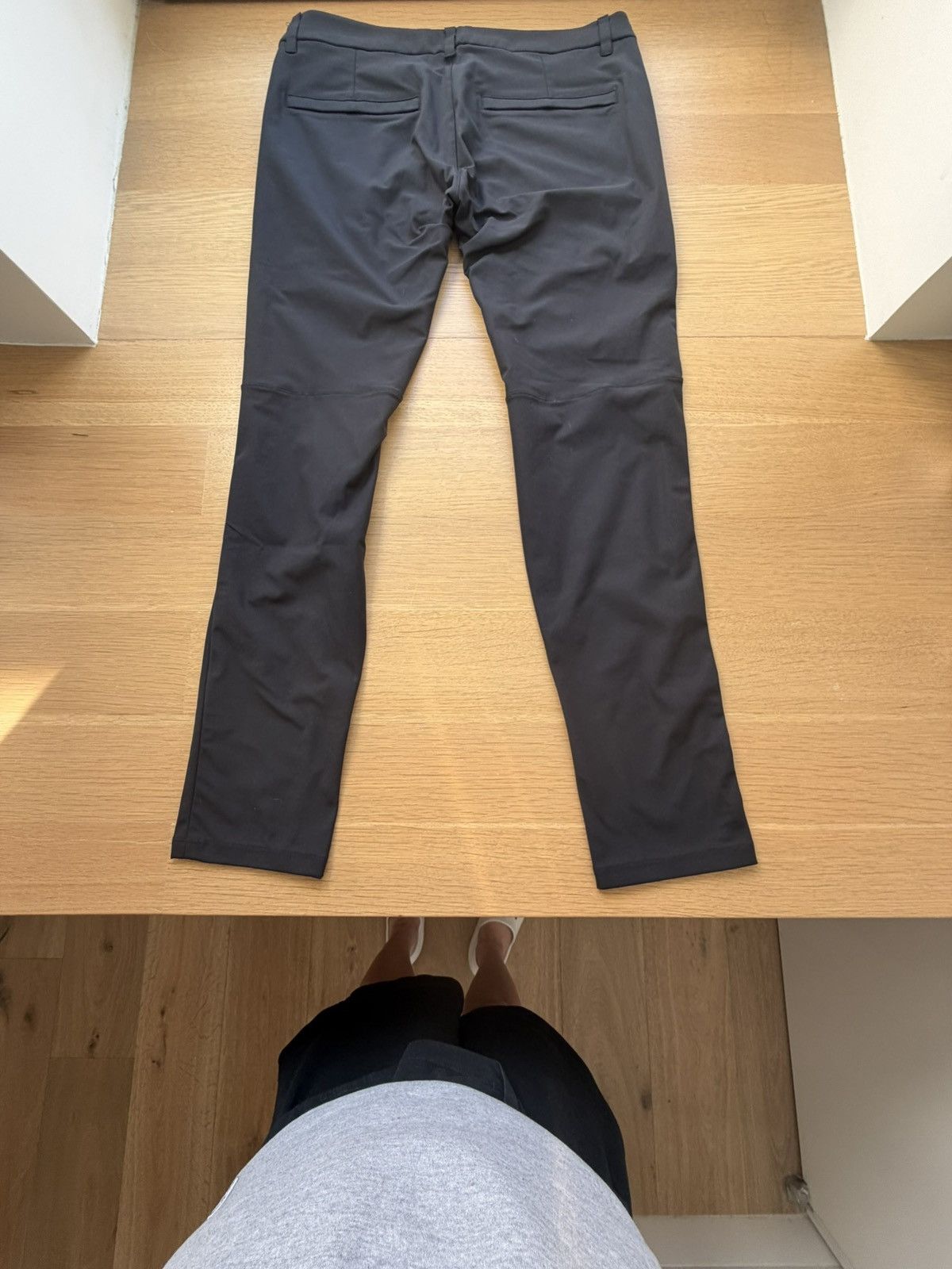 Lululemon Commission Pant Size US 34 / EU 50 - 2 Thumbnail