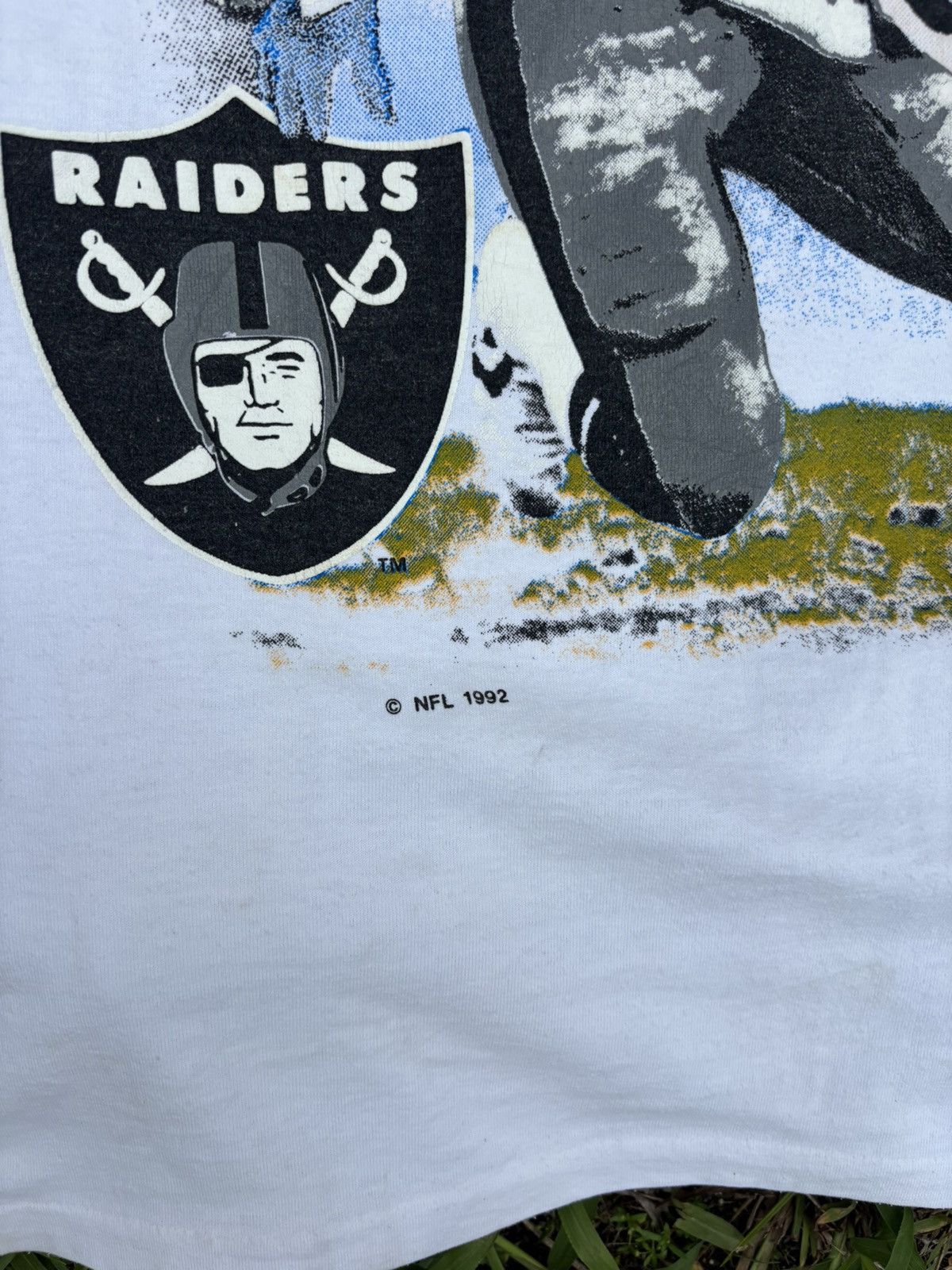 NFL Vintage Los Angeles Raiders Bulletin Tshirt All Over Print Size US XL / EU 56 / 4 - 5 Thumbnail
