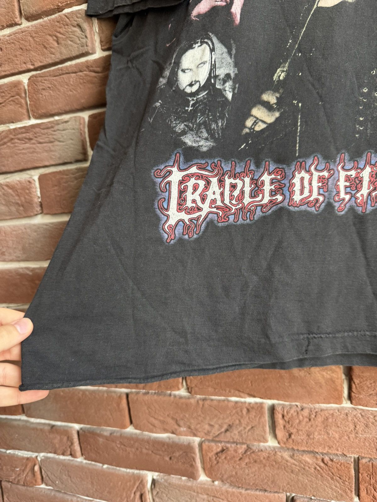 Band Tees Rare Vintage 90s Cradle Of Filth Dani Filth Band T-shirt Size US L / EU 52-54 / 3 - 3 Thumbnail