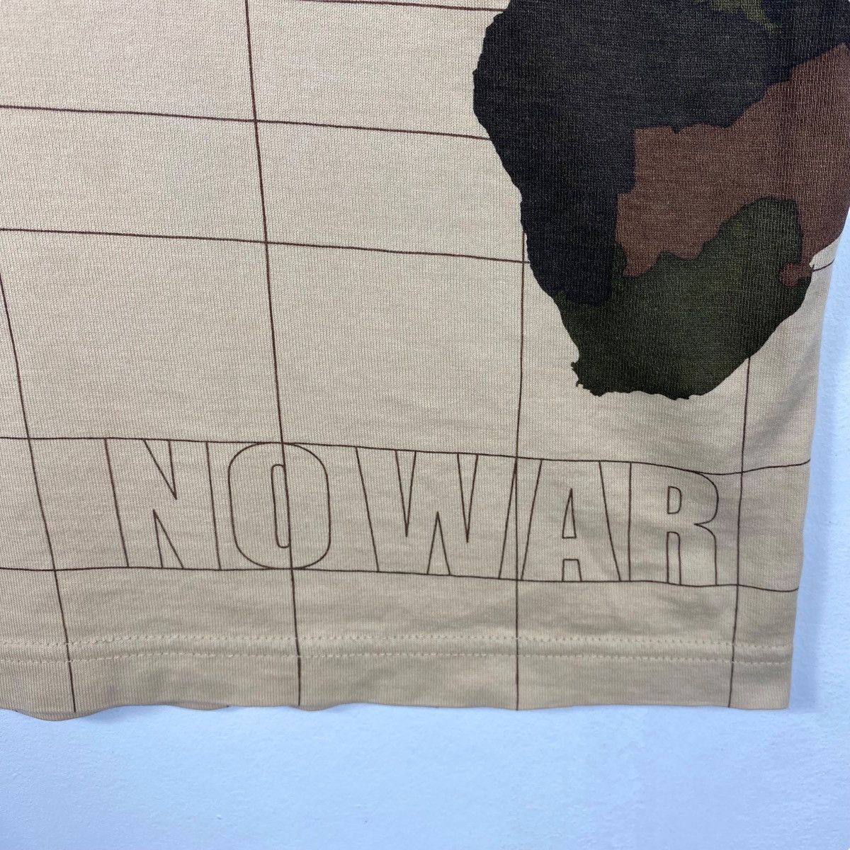 Vintage Vintage 00's Uniqlo World Map No War Graphic Tee Shirt Size US XL / EU 56 / 4 - 8 Thumbnail