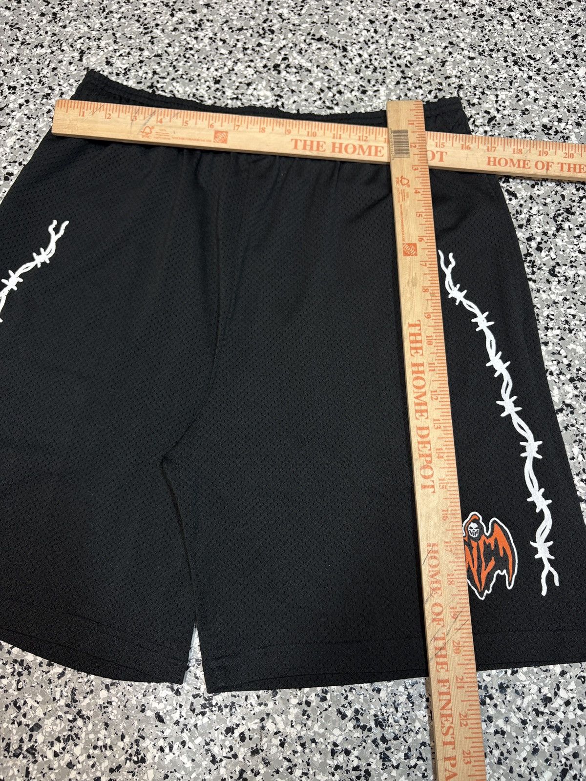 Warren Lotas 2023 Warren Lotas Black/Orange Barb Wired Gym Shorts Size XL Size US 34 / EU 50 - 6 Thumbnail