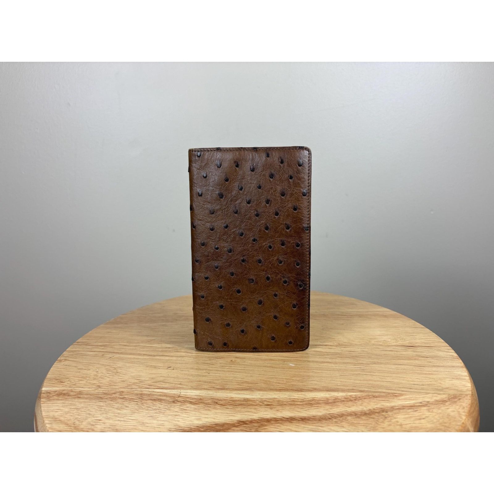 Louis Vuitton Authentic Louis Vuitton Brown Ostrich Check-book Cover Size ONE SIZE - 1 Thumbnail