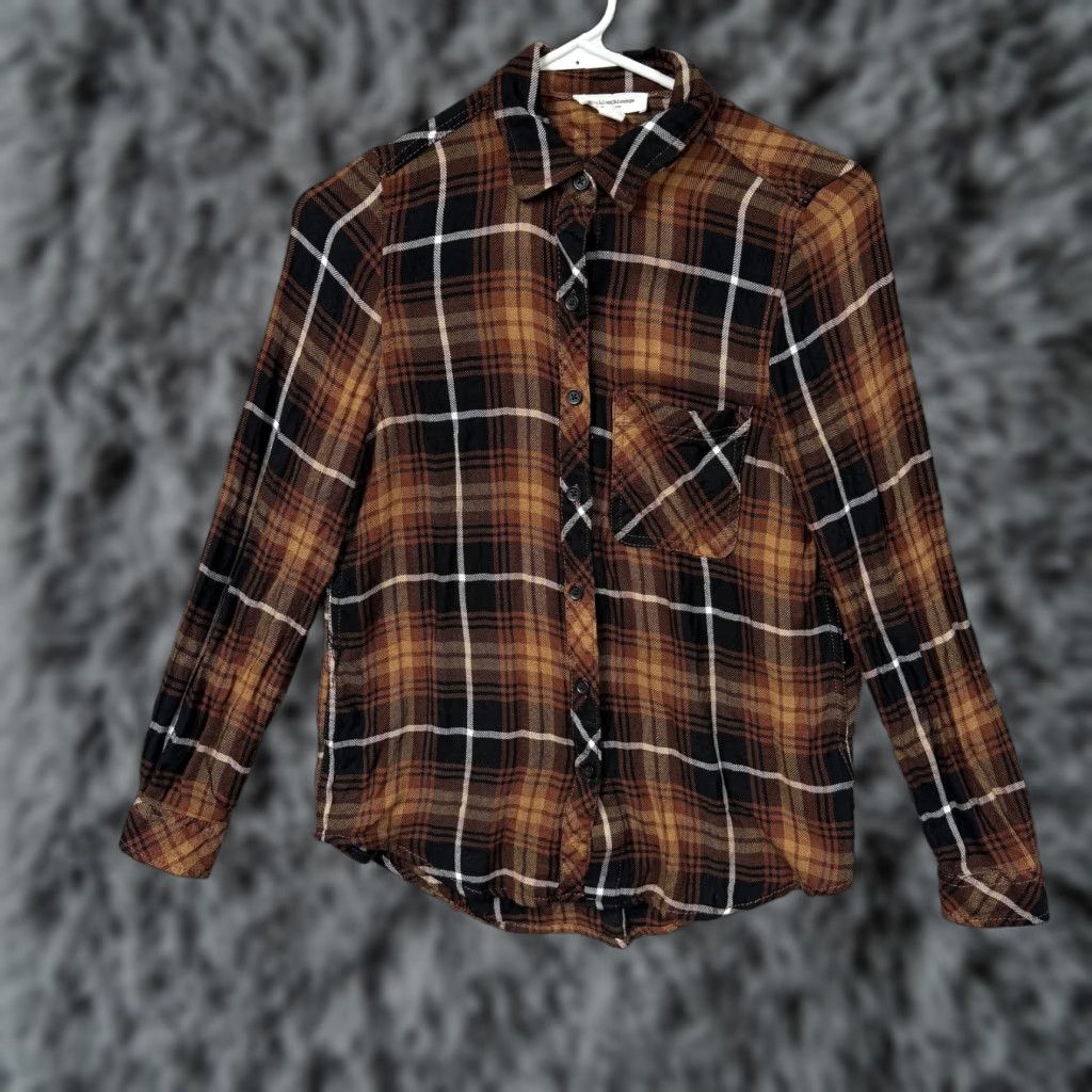 Vintage beachlunchlounge Shirt Women XS Brown Black Plaid Button-Up Collared Long Sleeve Casual Fall Lightweight Rayon Vintage No Size XS / US 0-2 / IT 36-38 - 1 Thumbnail