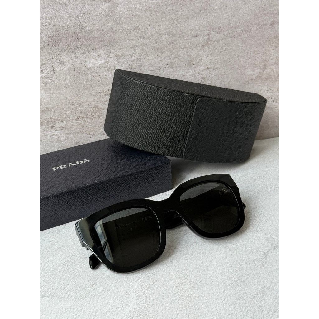 Prada NEW Prada PR C04S Butterfly Sunglasses in Black $578 Size ONE SIZE - 2 Thumbnail