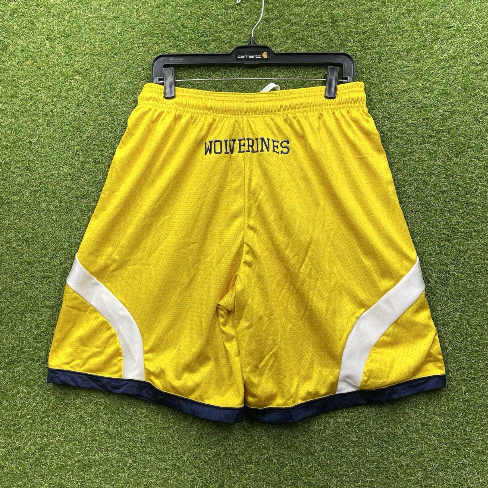 Adidas VINTAGE Adidas Shorts Michigan Wolverines Team Issued Basketball Y2K Yellow Large Mens Size US 33 - 2 Thumbnail