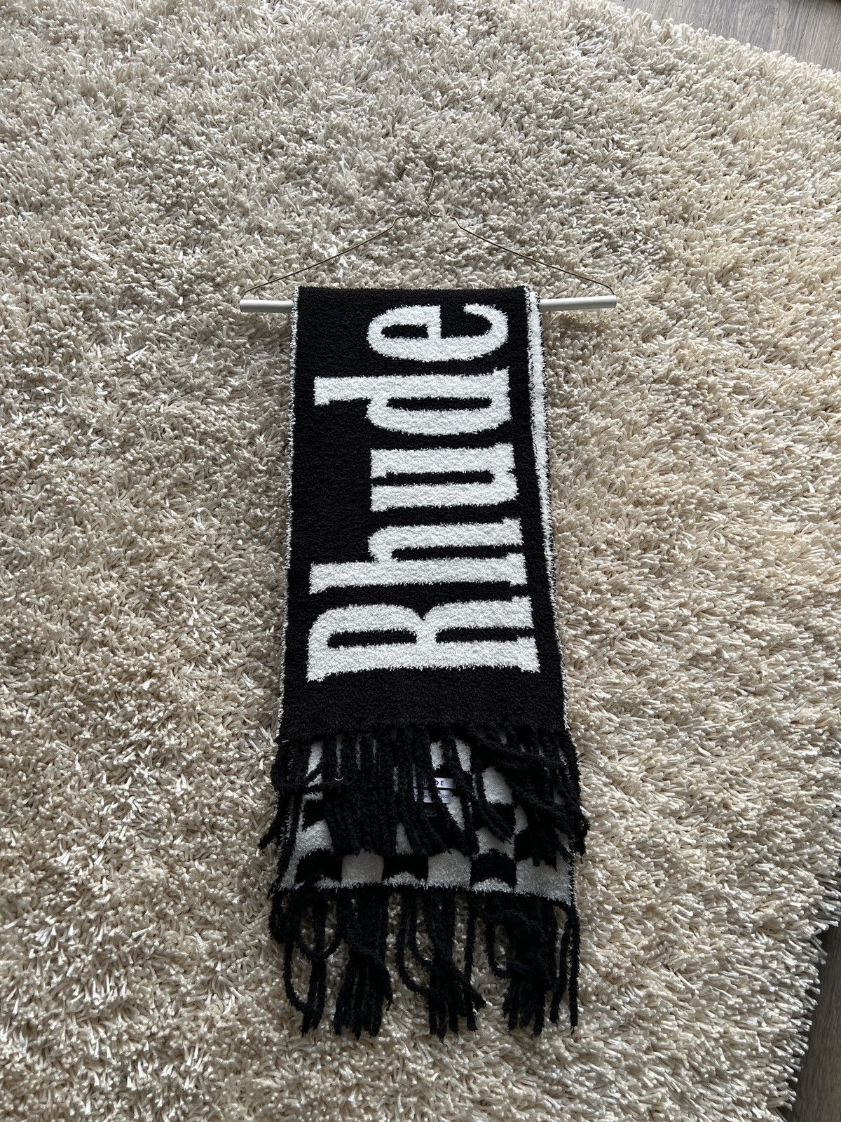 Rhude Rhude Fringed Intarsia-Knit Logo Scarf | Black/White Size ONE SIZE - 1 Thumbnail