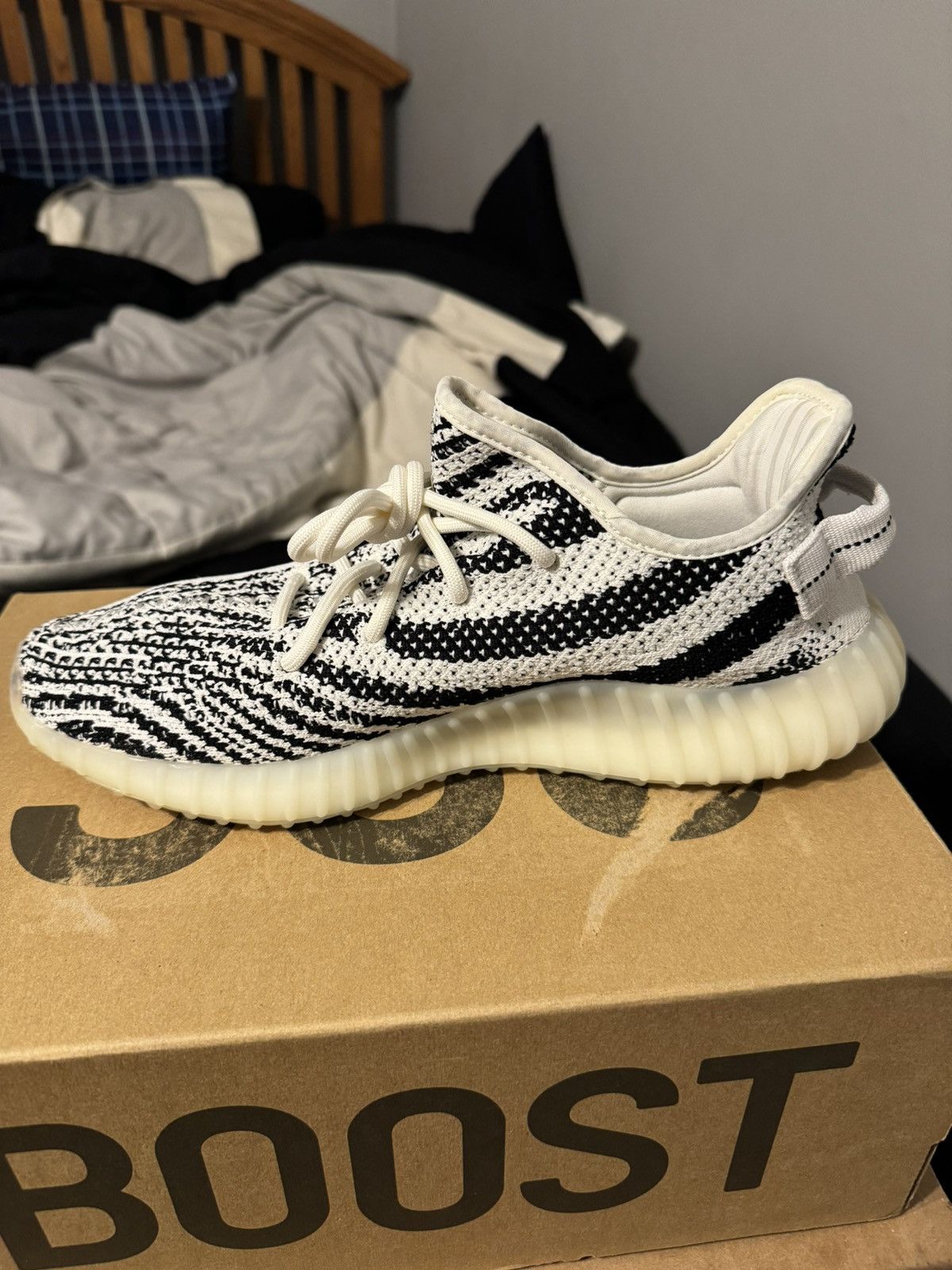 Adidas Yeezy 350 Zebra V2 Size US 10.5 / EU 43-44 - 5 Thumbnail