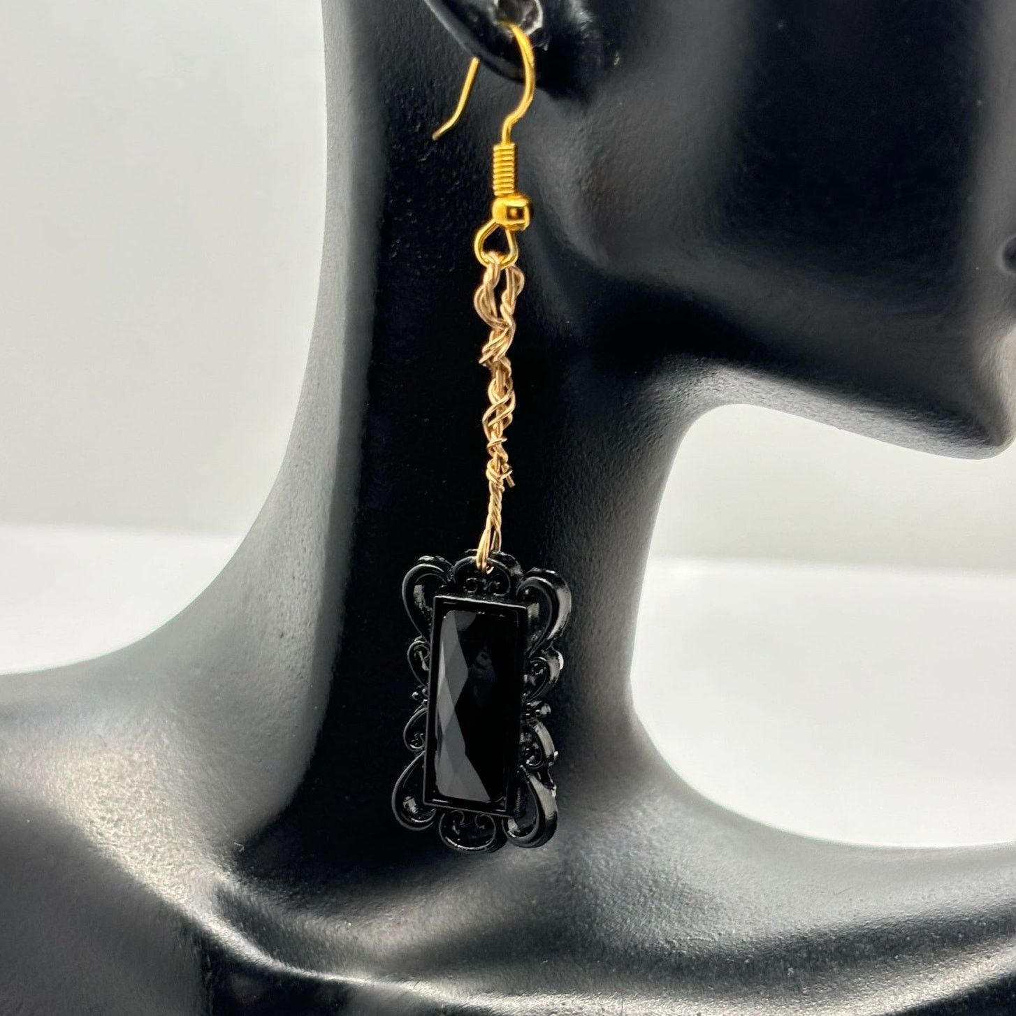 Other Stunning Gold & Black Earrings Size ONE SIZE - 1 Thumbnail
